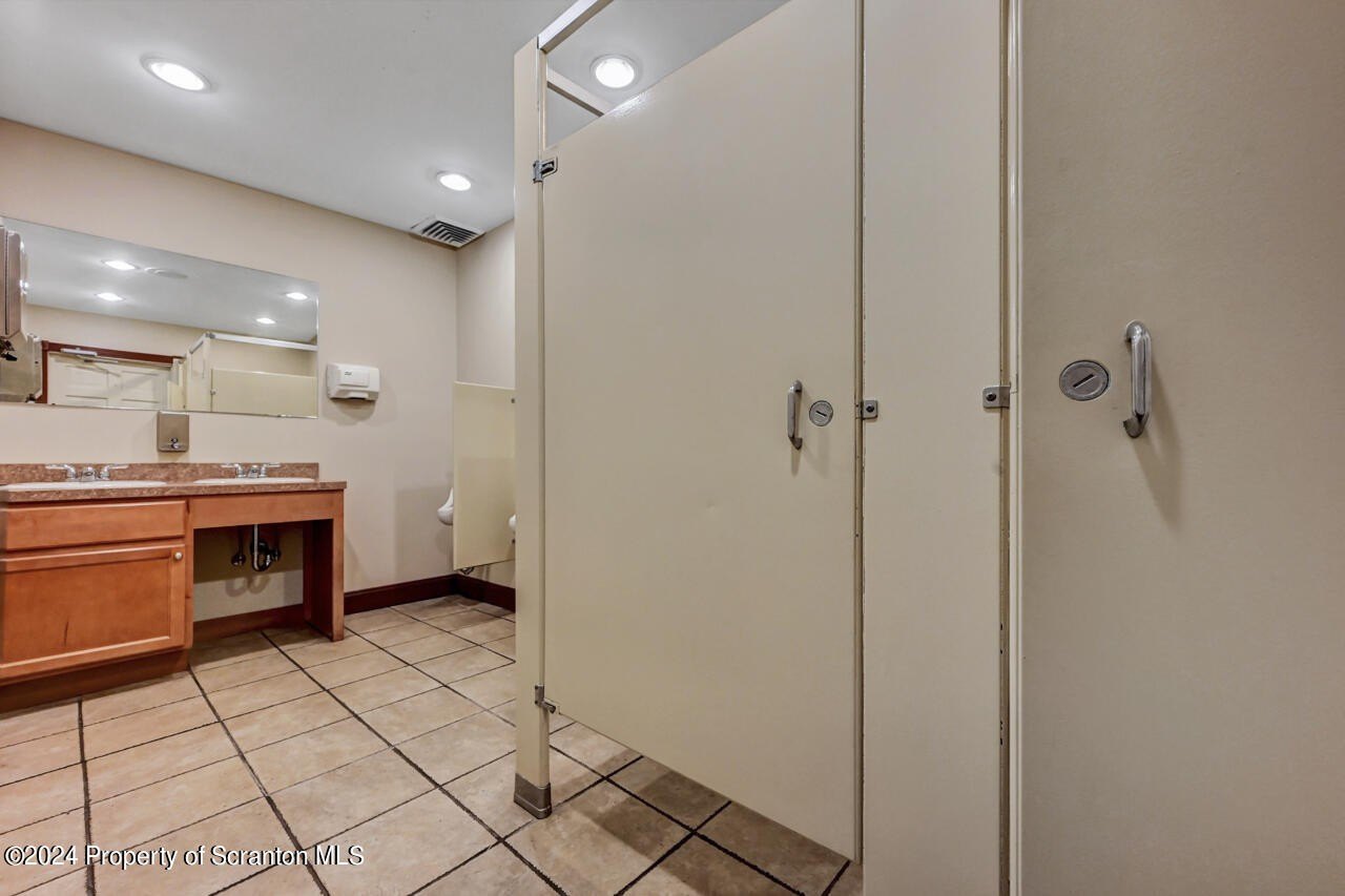 Olyphant, Pennsylvania, 18447, United States, ,Residential,For Sale,1996736