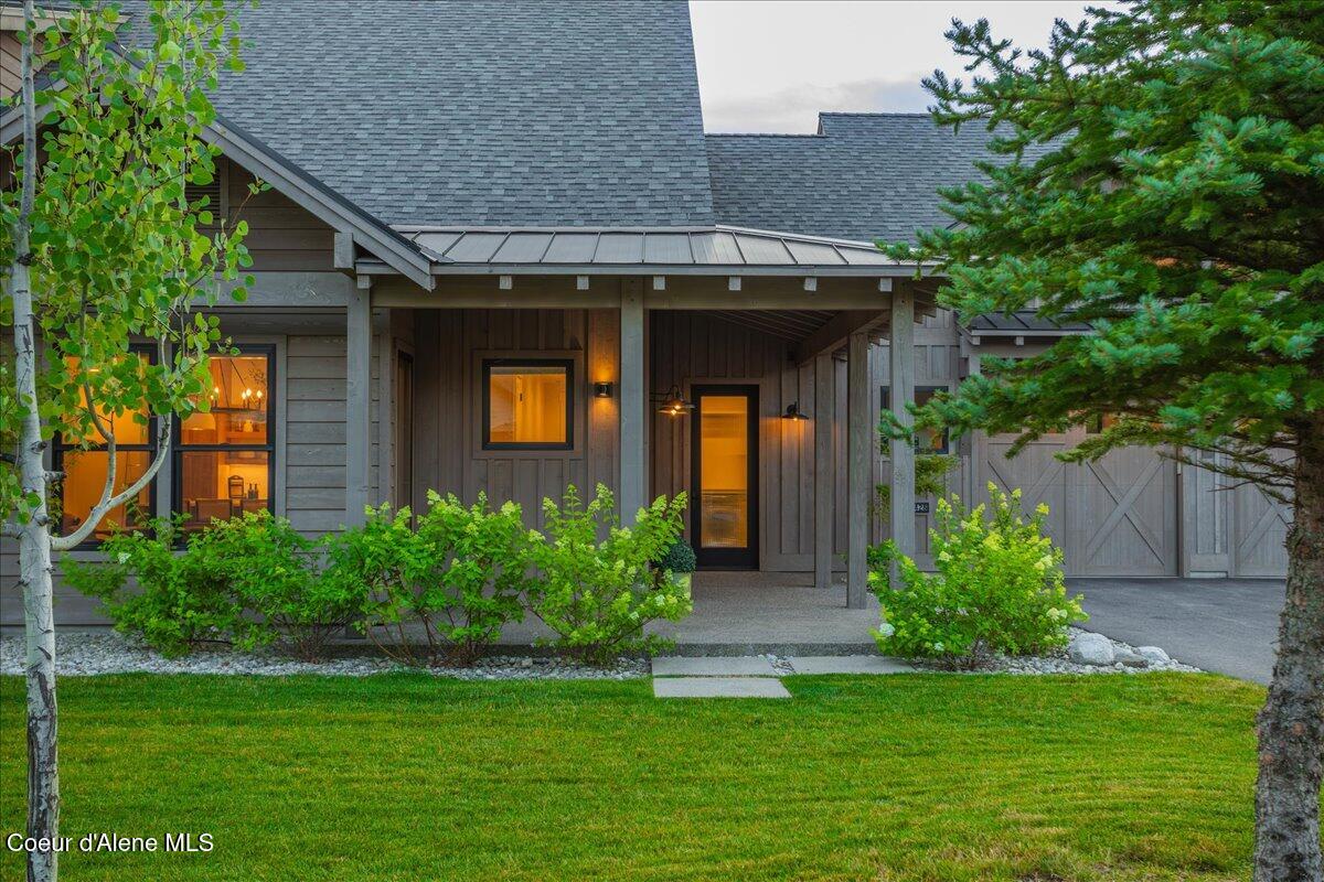 W Beach Ct, Dover, ID 83825