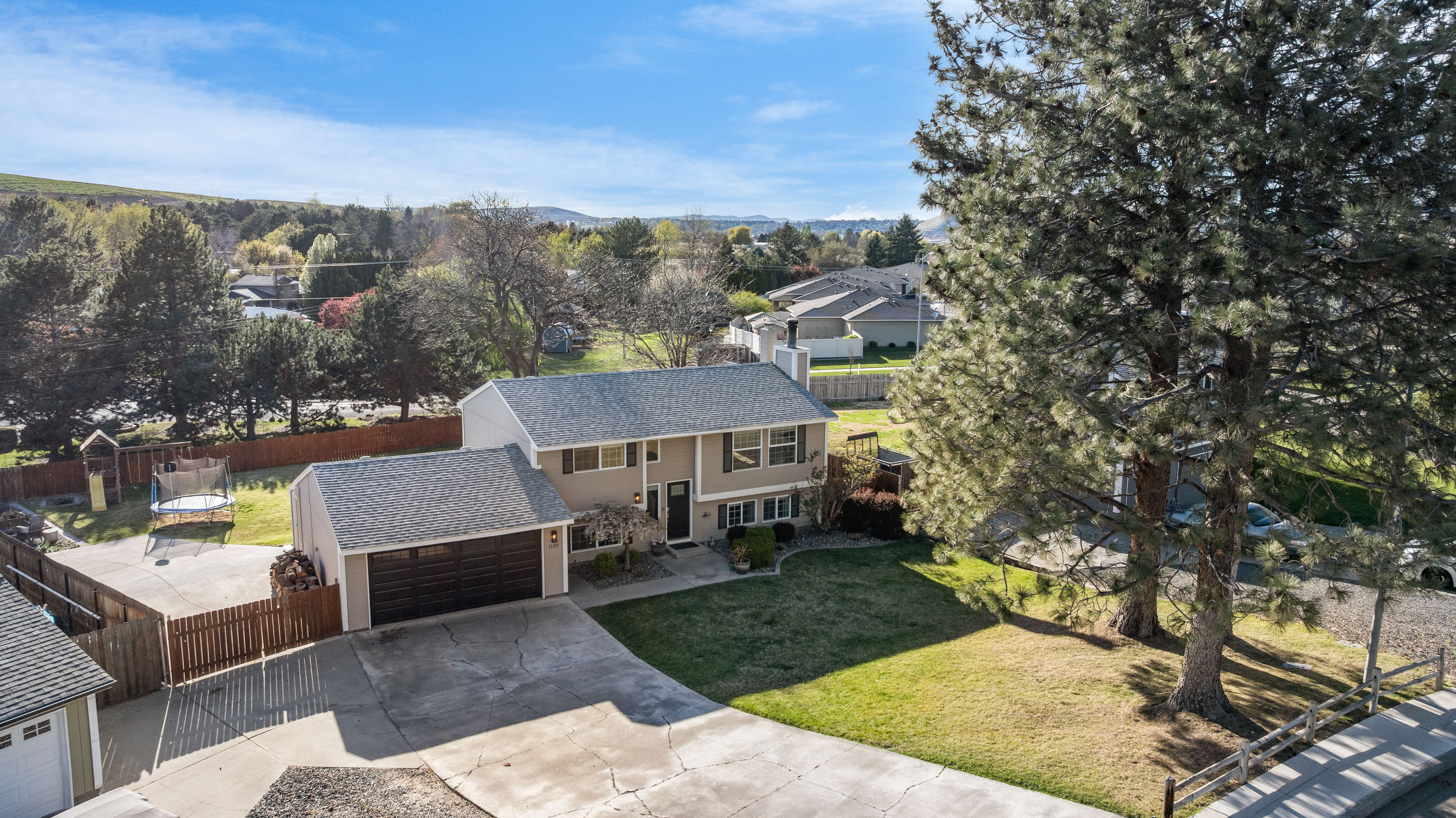  Updated, Move-In Ready, No HOA - 物件實景