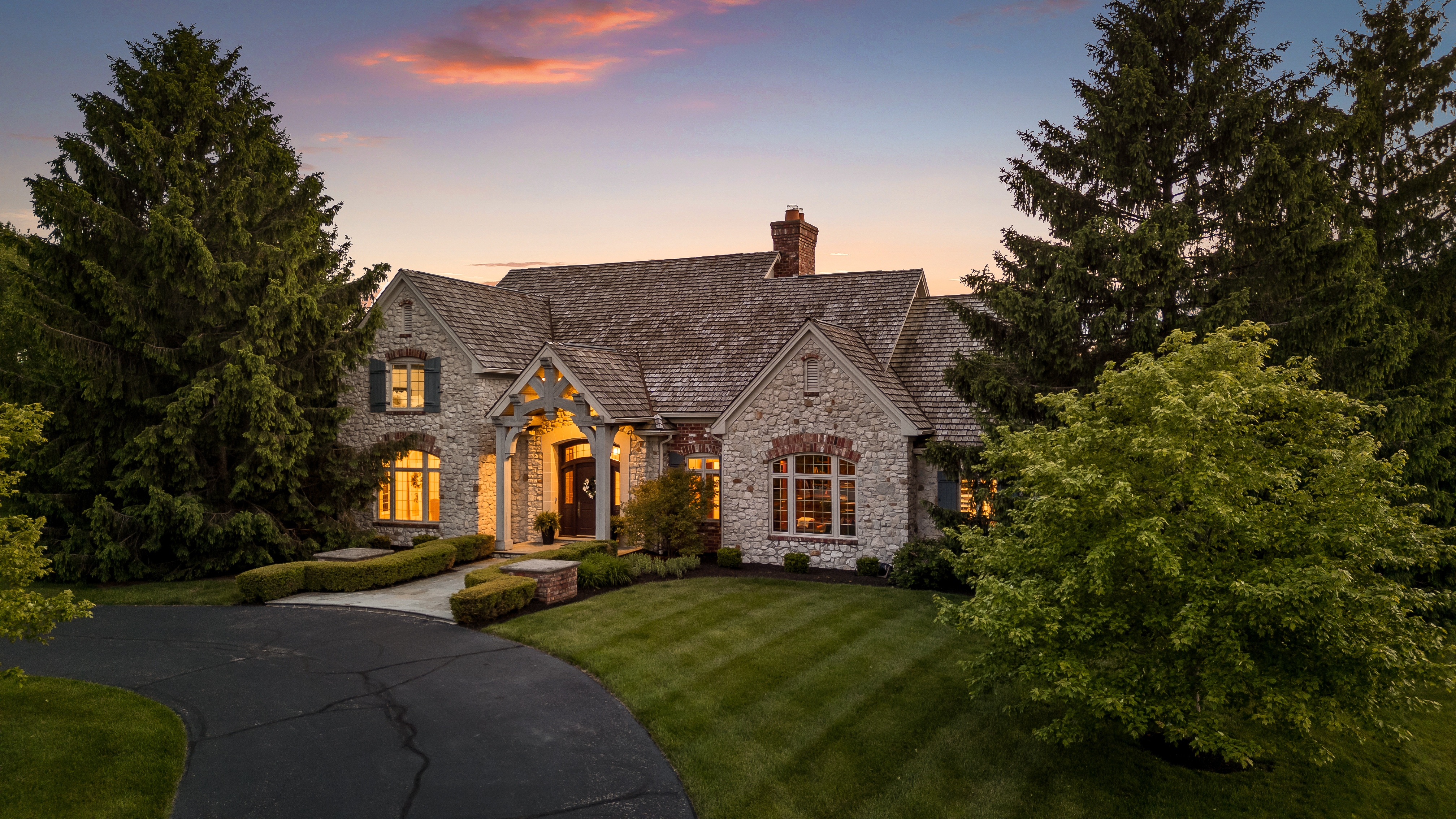  Signature Estate Set on More than 2 Acres in Desirable Zionsville Neighborhood - 物件實景