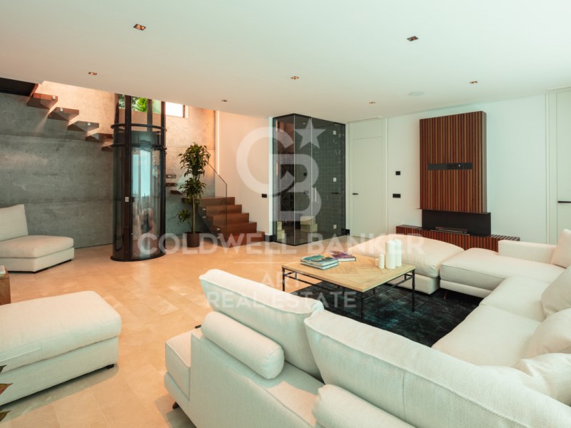 Marbella, Andalusia, ES, 5 Bedrooms Bedrooms, ,6 BathroomsBathrooms,Residential,For Sale,1804123
