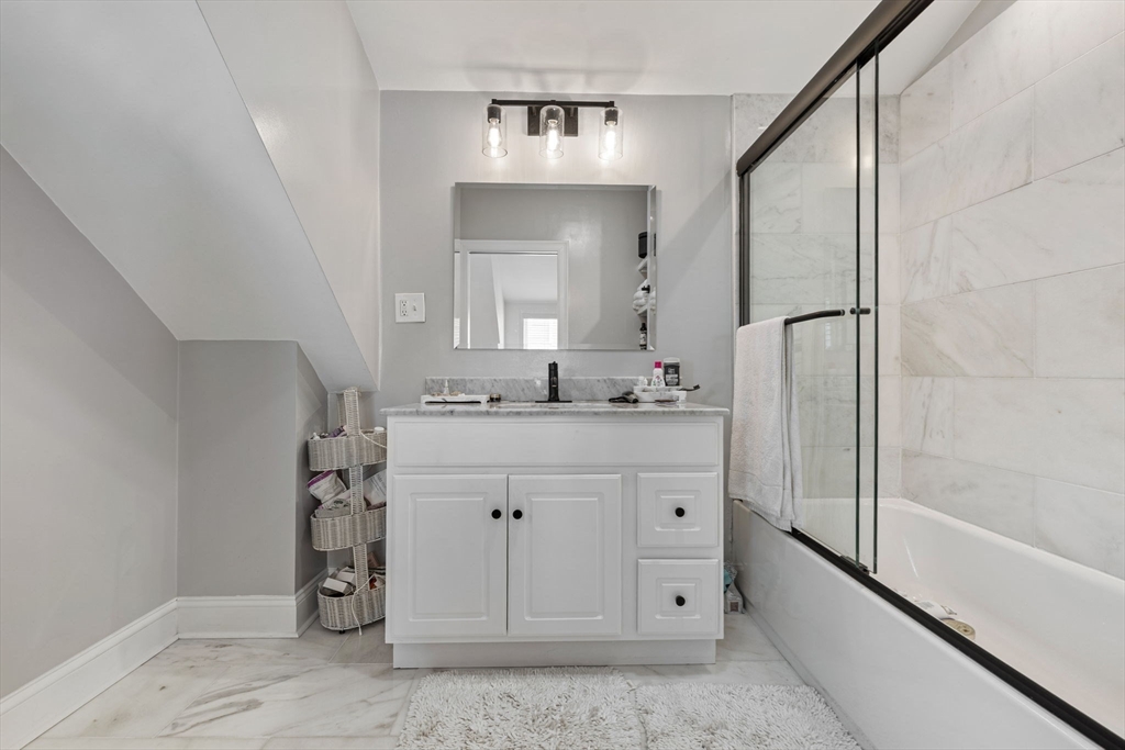 Boston, Massachusetts, 02128, United States, 3 Bedrooms Bedrooms, ,3 BathroomsBathrooms,Residential,For Sale,1974277