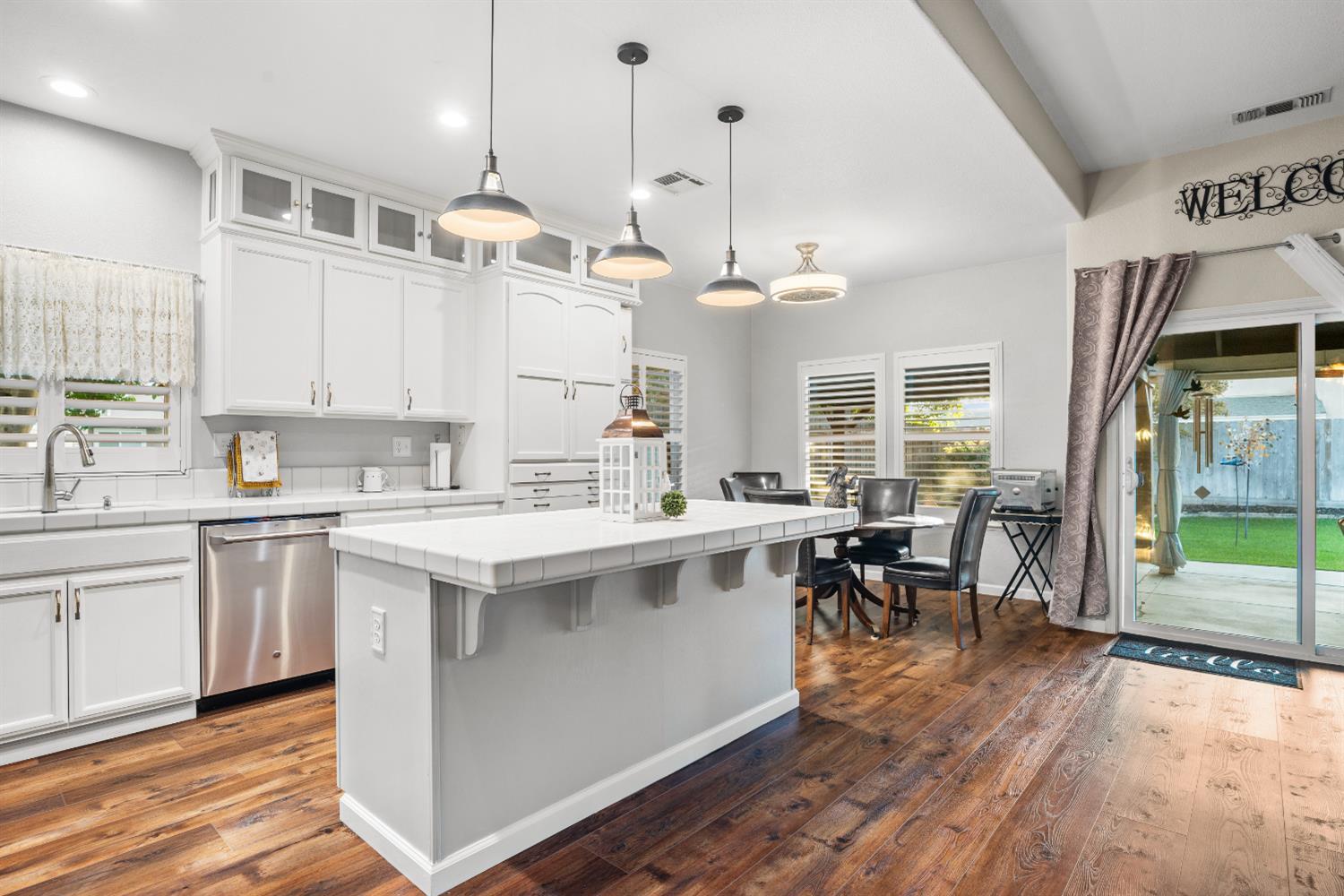 Riverbank, California, 95367, United States, 4 Bedrooms Bedrooms, ,2 BathroomsBathrooms,Residential,For Sale,1976326