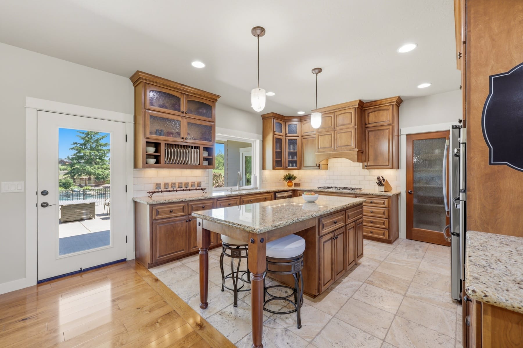  163 Hidden Valley Drive Eagle Point, OR 97524 - 物件實景