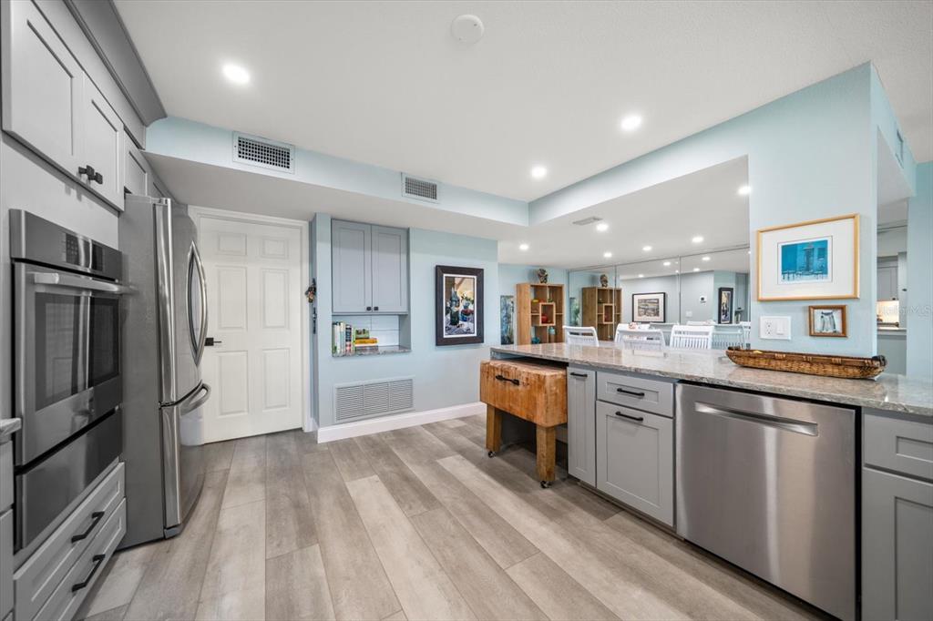 Clearwater Beach, Florida, 33767, United States, 3 Bedrooms Bedrooms, ,3 BathroomsBathrooms,Residential,For Sale,1988337