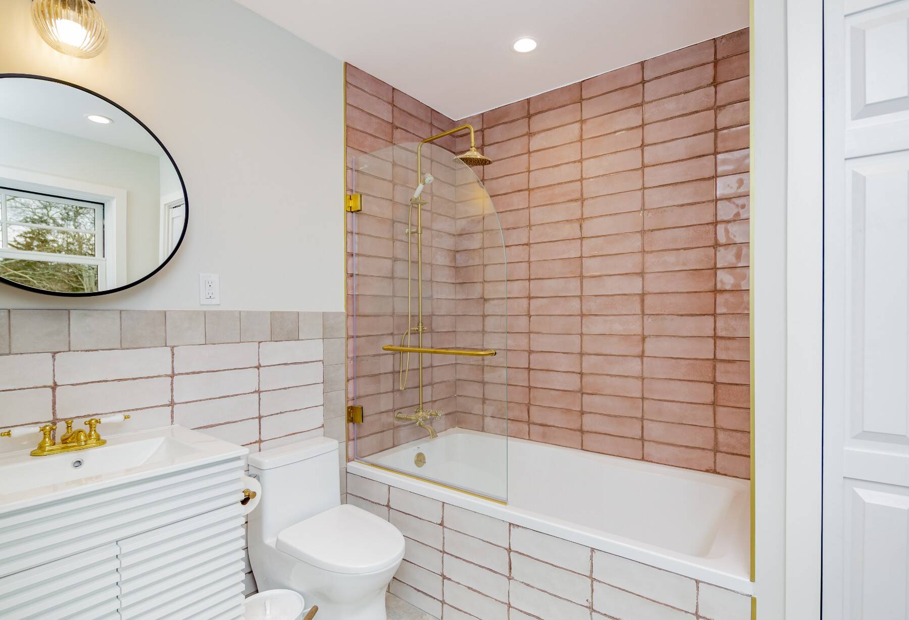  Southampton Cove Retreat - Renovated 3BR with Water Views - 物件實景