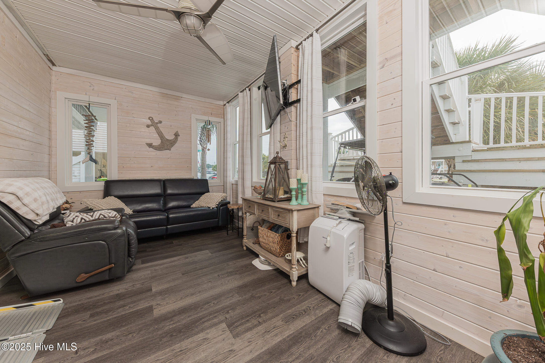 Hubert, North Carolina, 28539, United States, 4 Bedrooms Bedrooms, ,3 BathroomsBathrooms,Residential,For Sale,1974043