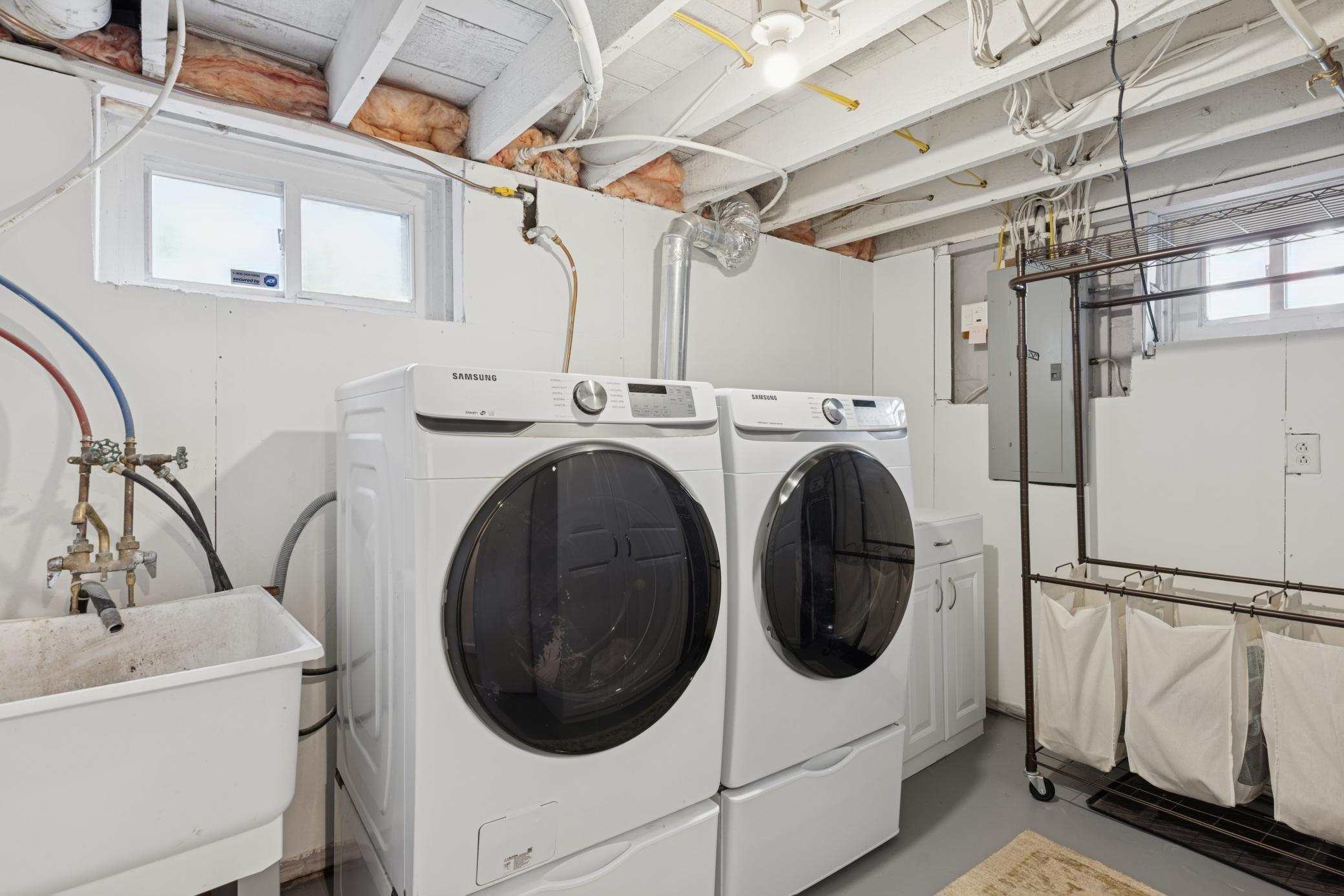 Minneapolis, Minnesota, 55419, United States, 3 Bedrooms Bedrooms, ,2 BathroomsBathrooms,Residential,For Sale,1988979