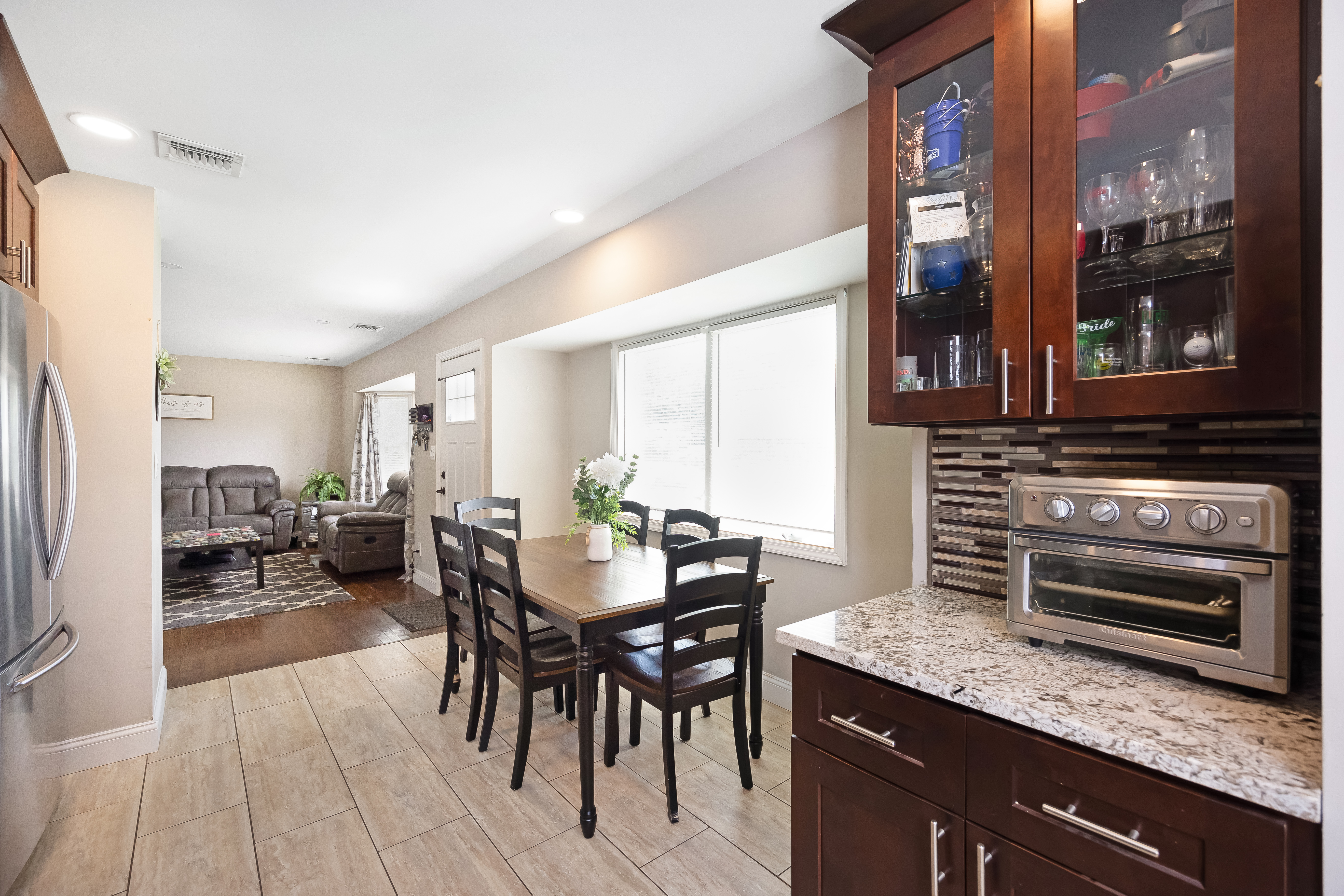 Deer Park, New York, 11729, United States, 3 Bedrooms Bedrooms, ,2 BathroomsBathrooms,Residential,For Sale,1915383