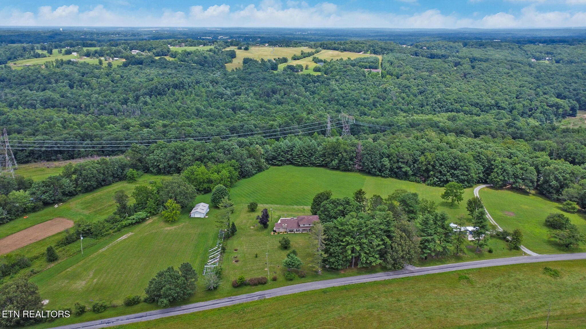 Crossville, Tennessee, 38571, United States, 5 Bedrooms Bedrooms, ,3 BathroomsBathrooms,Residential,For Sale,1909214