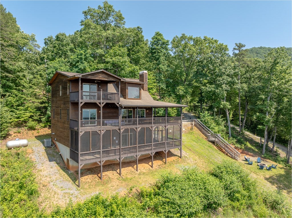 Murphy, North Carolina, 28096, United States, 4 Bedrooms Bedrooms, ,4 BathroomsBathrooms,Residential,For Sale,1871298
