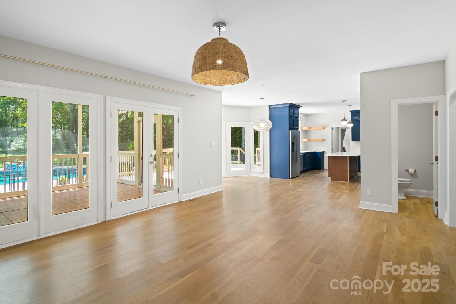 Matthews, North Carolina, 28104, United States, 4 Bedrooms Bedrooms, ,3 BathroomsBathrooms,Residential,For Sale,1876252
