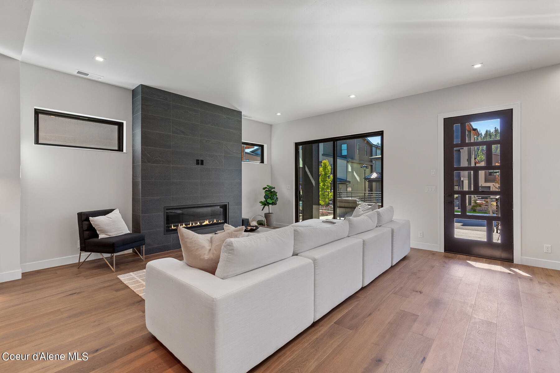 Coeur d'Alene, Idaho, 83814, United States, 3 Bedrooms Bedrooms, ,Residential,For Sale,1985771