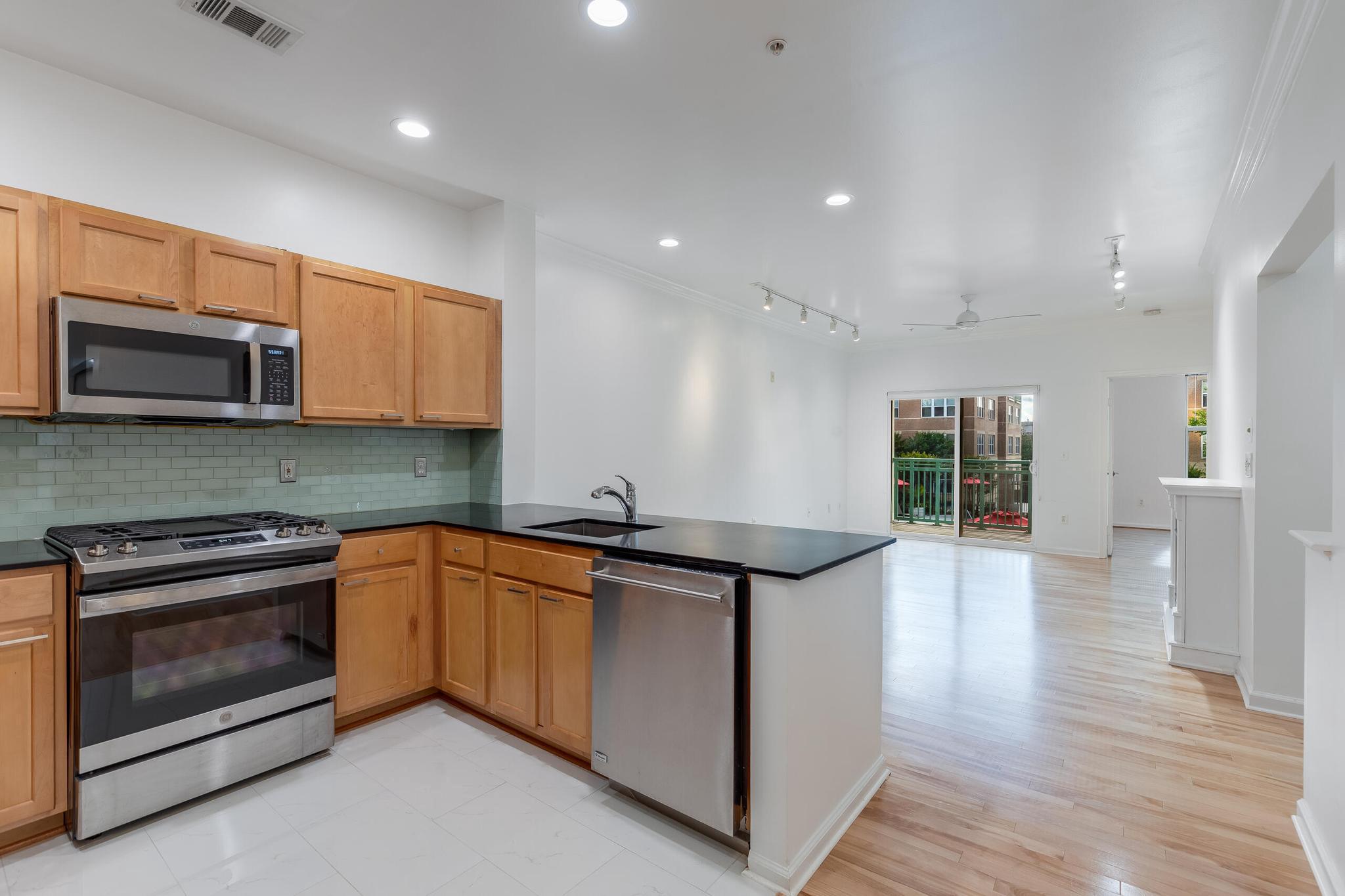  12000 Market Street, Reston, VA, 20190 - 物件實景