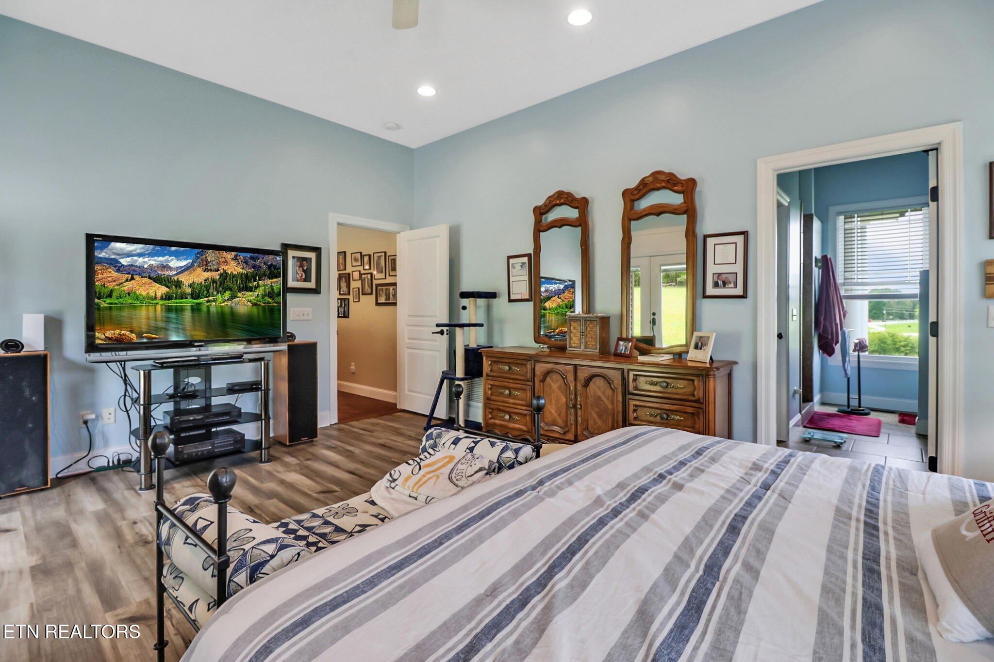 Crossville, Tennessee, 38555, United States, 3 Bedrooms Bedrooms, ,4 BathroomsBathrooms,Residential,For Sale,1977944