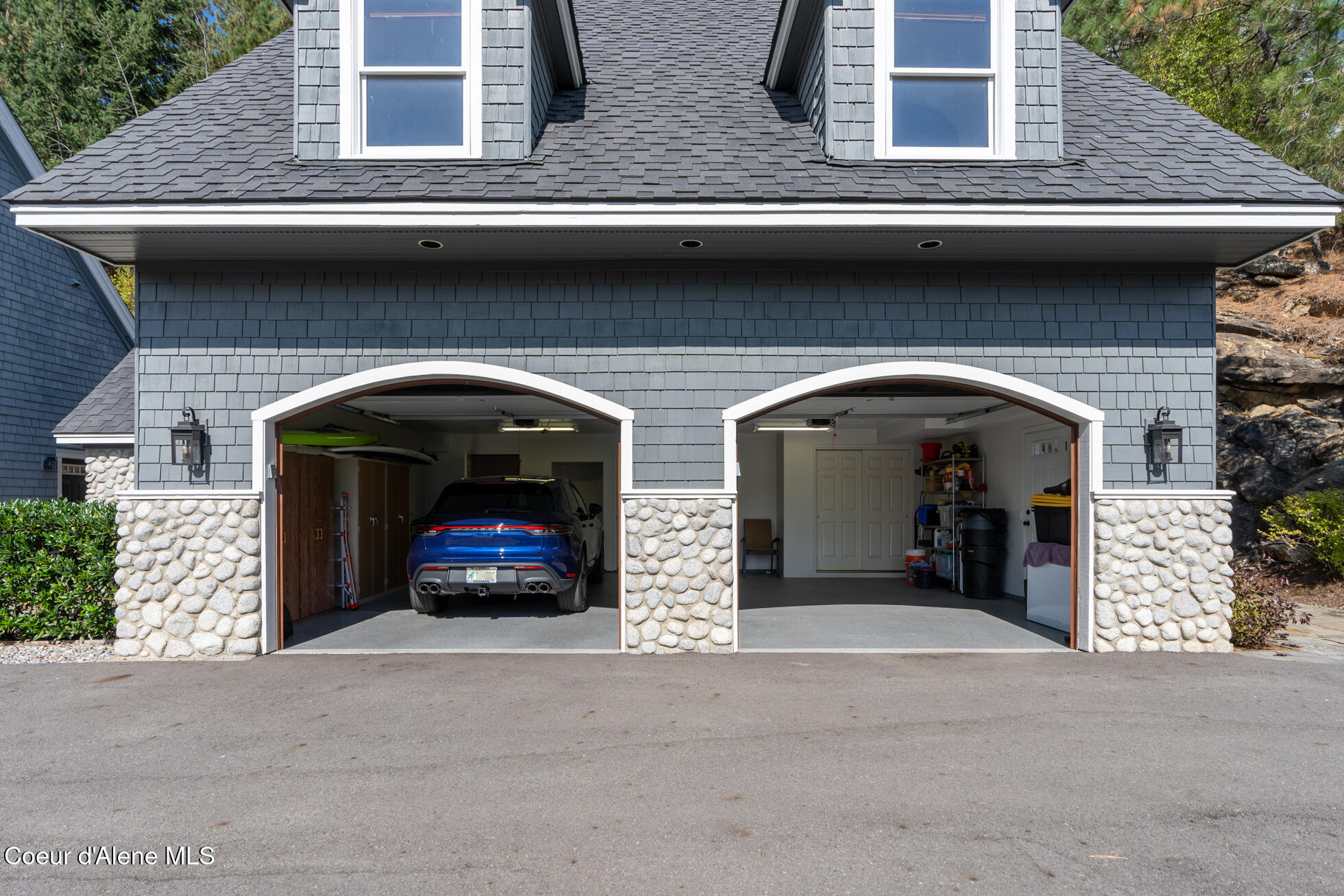 Coeur d'Alene, Idaho, 83814, United States, 4 Bedrooms Bedrooms, ,5 BathroomsBathrooms,Residential,For Sale,1864122