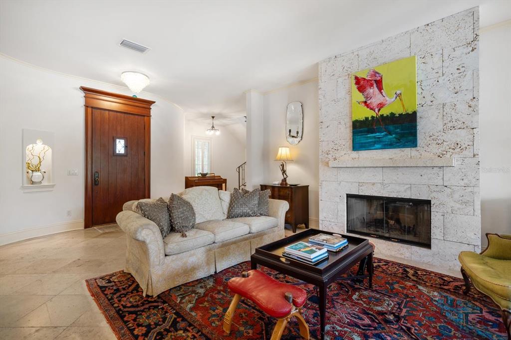 Tampa, Florida, 33606, United States, 5 Bedrooms Bedrooms, ,4 BathroomsBathrooms,Residential,For Sale,1827015