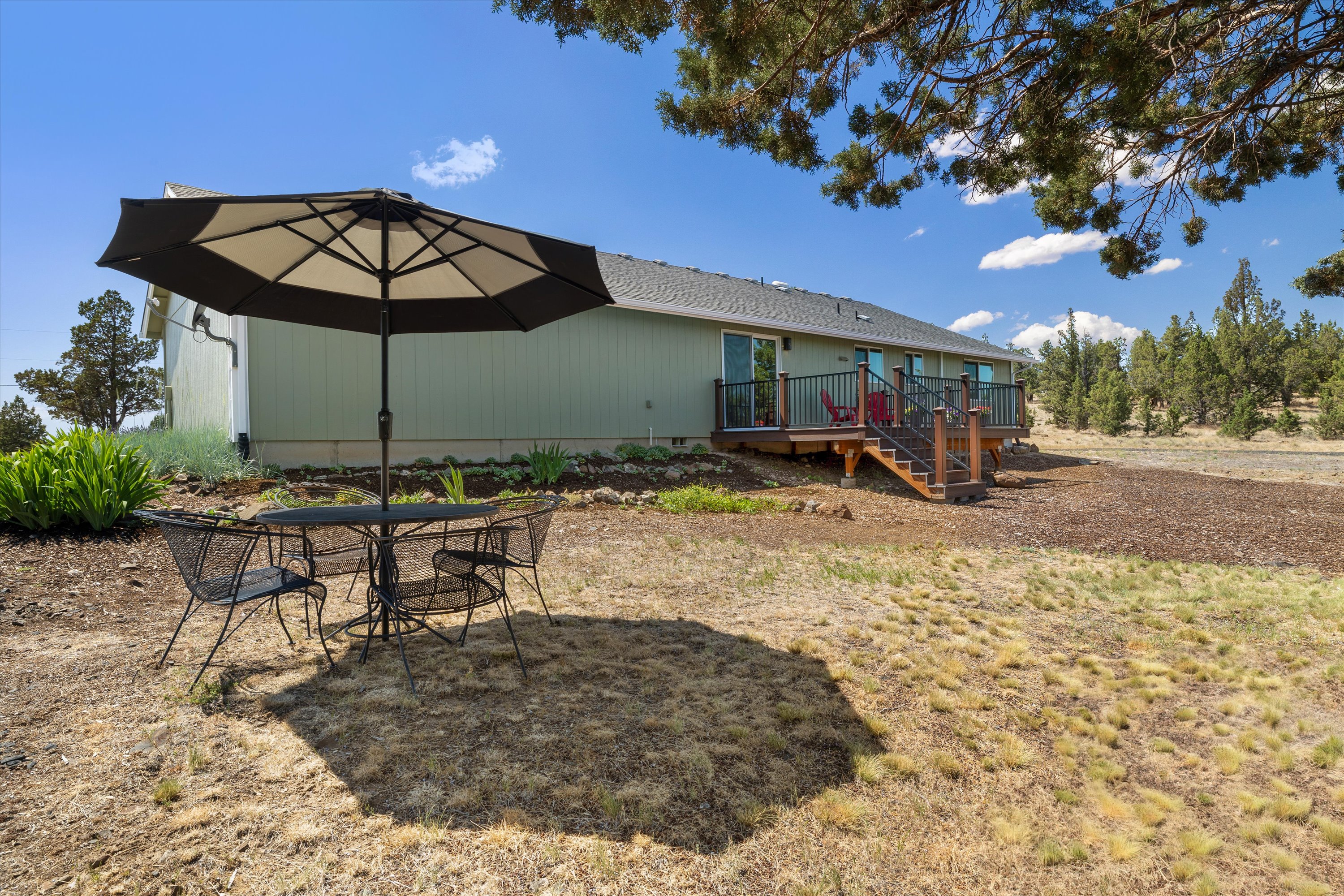 Prineville, Oregon, 97754, United States, 3 Bedrooms Bedrooms, ,2 BathroomsBathrooms,Residential,For Sale,1849917