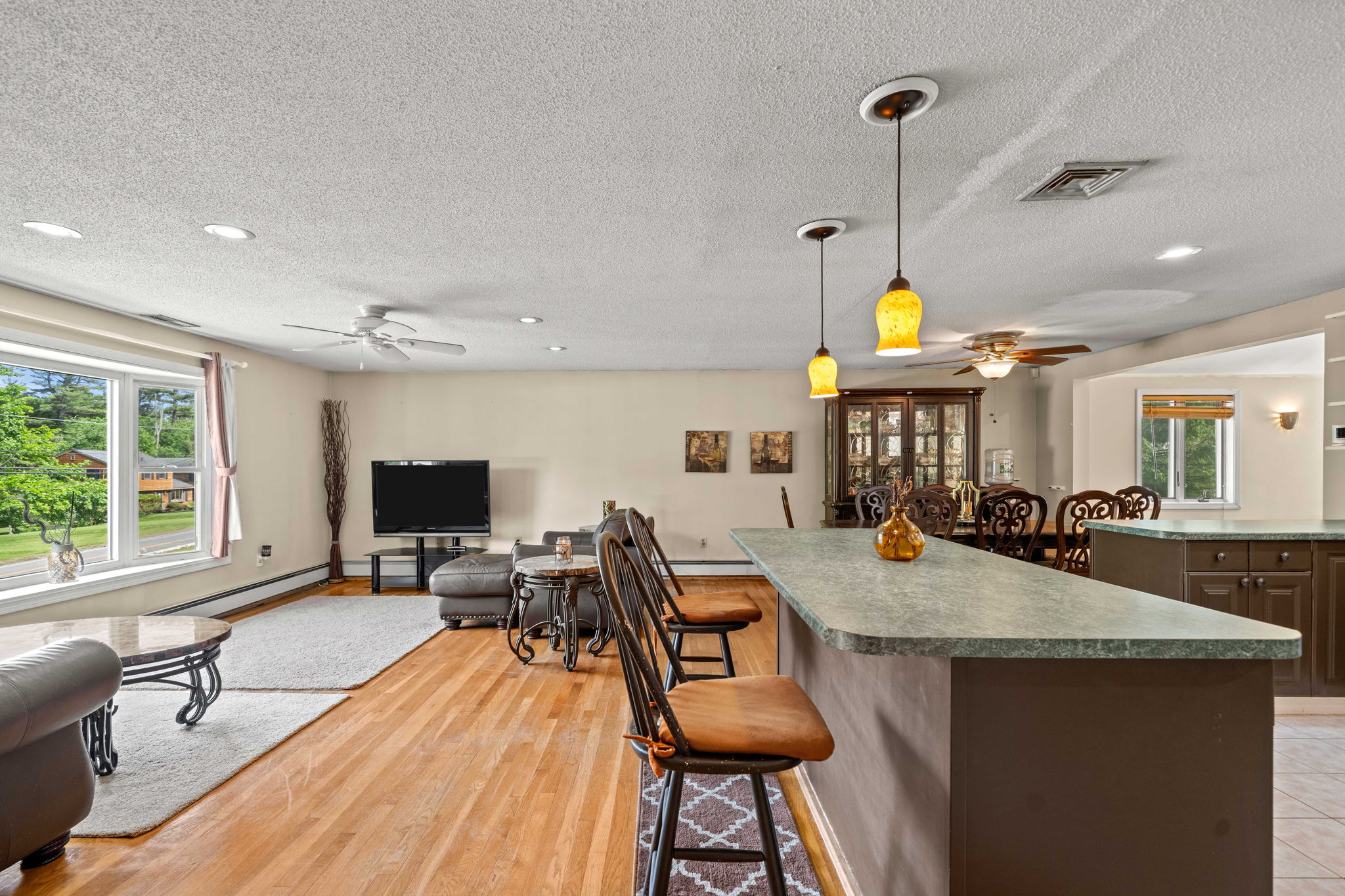  240 Hampstead St, Methuen, MA, 01844 - 物件實景