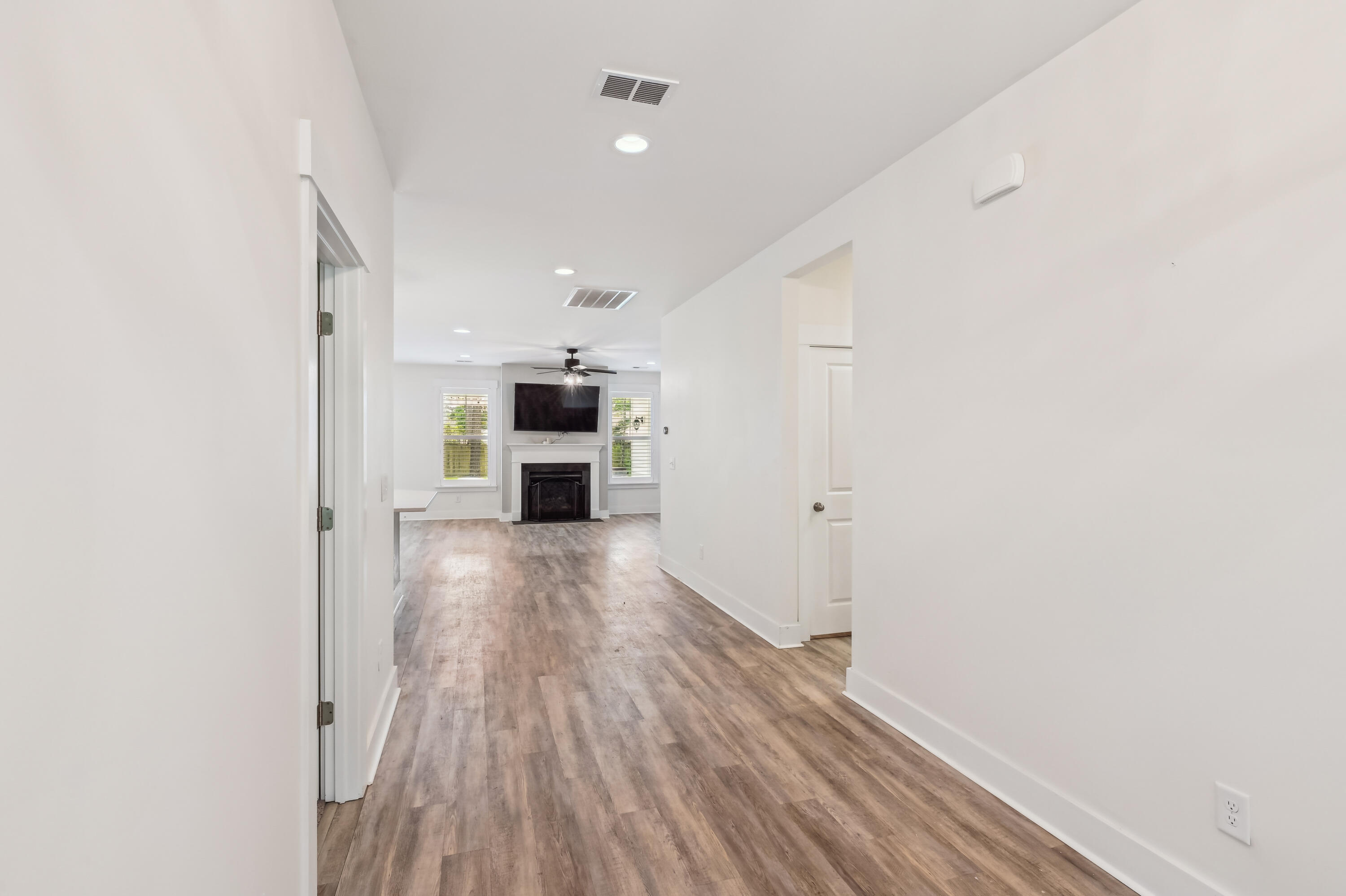 Summerville, South Carolina, 29483, United States, 4 Bedrooms Bedrooms, ,4 BathroomsBathrooms,Residential,For Sale,1897286