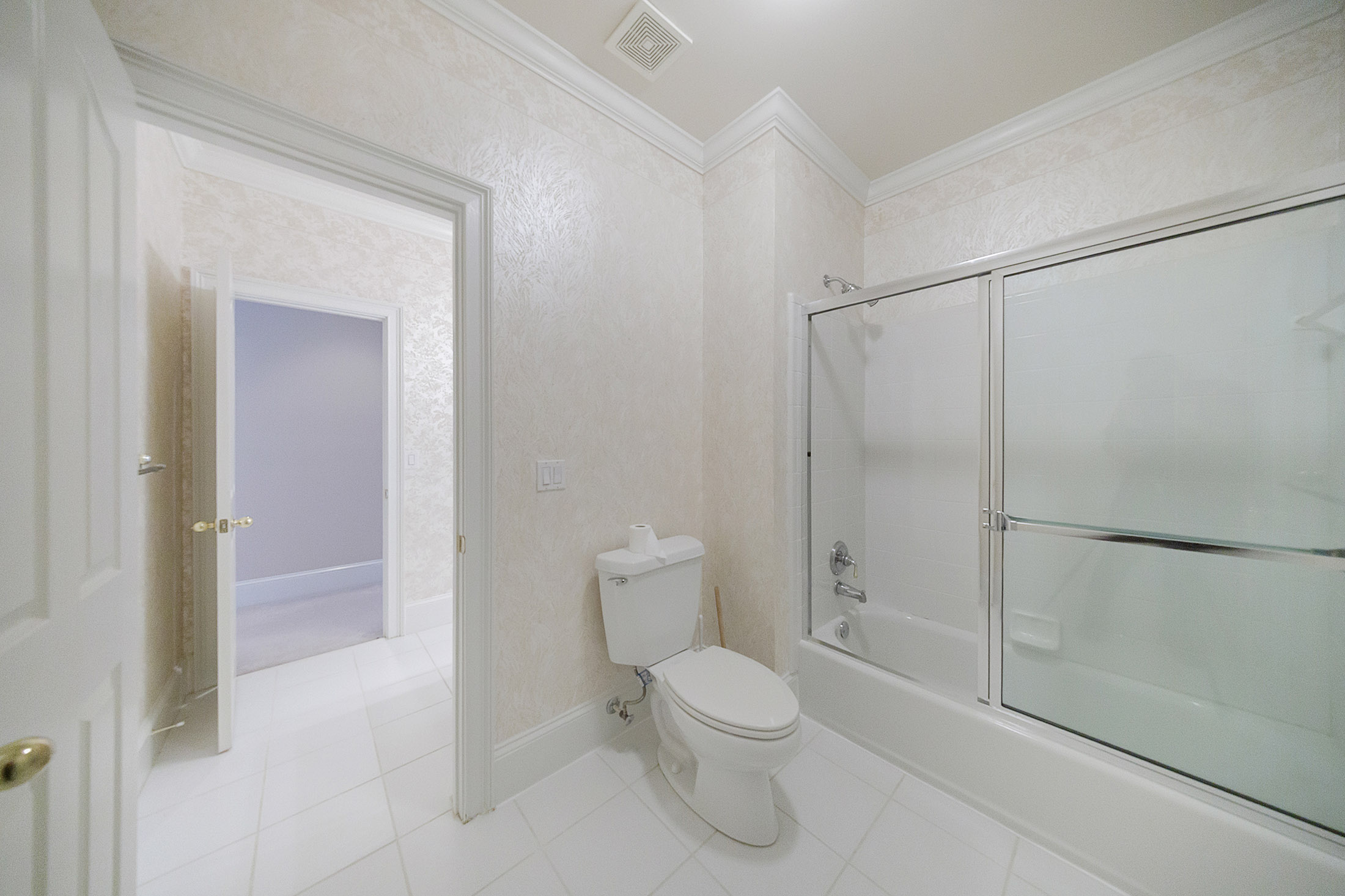  A Rare Opportunity to Own a Developer-Designed Lakefront Estate - 物件實景