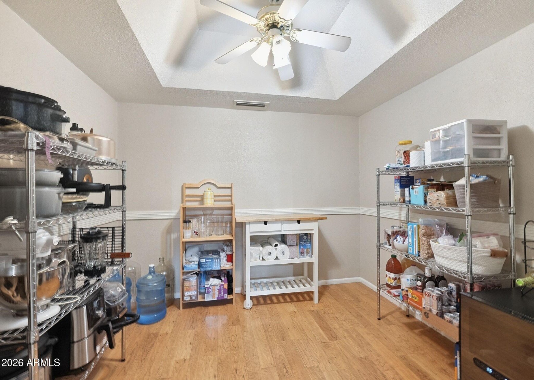  301 E Helena Drive  Phoenix, AZ - 物件實景