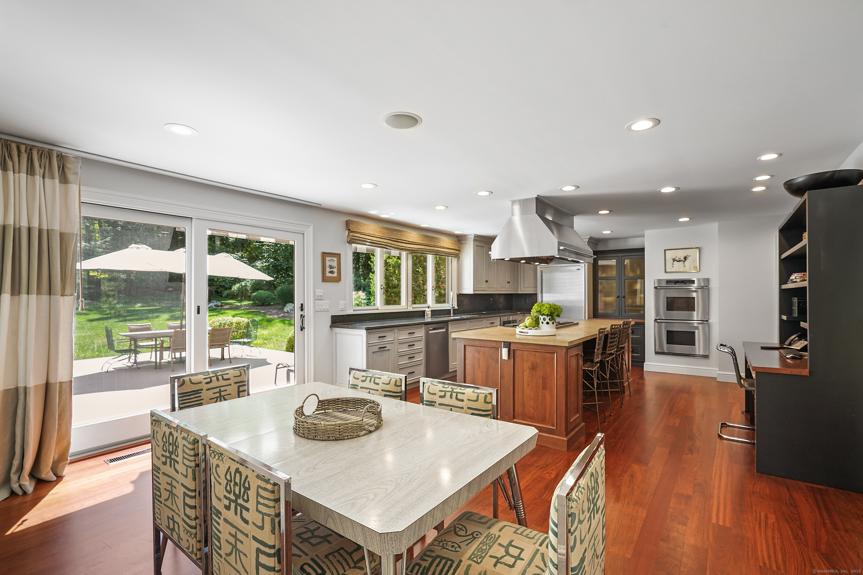 Westport, Connecticut, 06880, United States, 5 Bedrooms Bedrooms, ,6 BathroomsBathrooms,Residential,For Sale,1940592