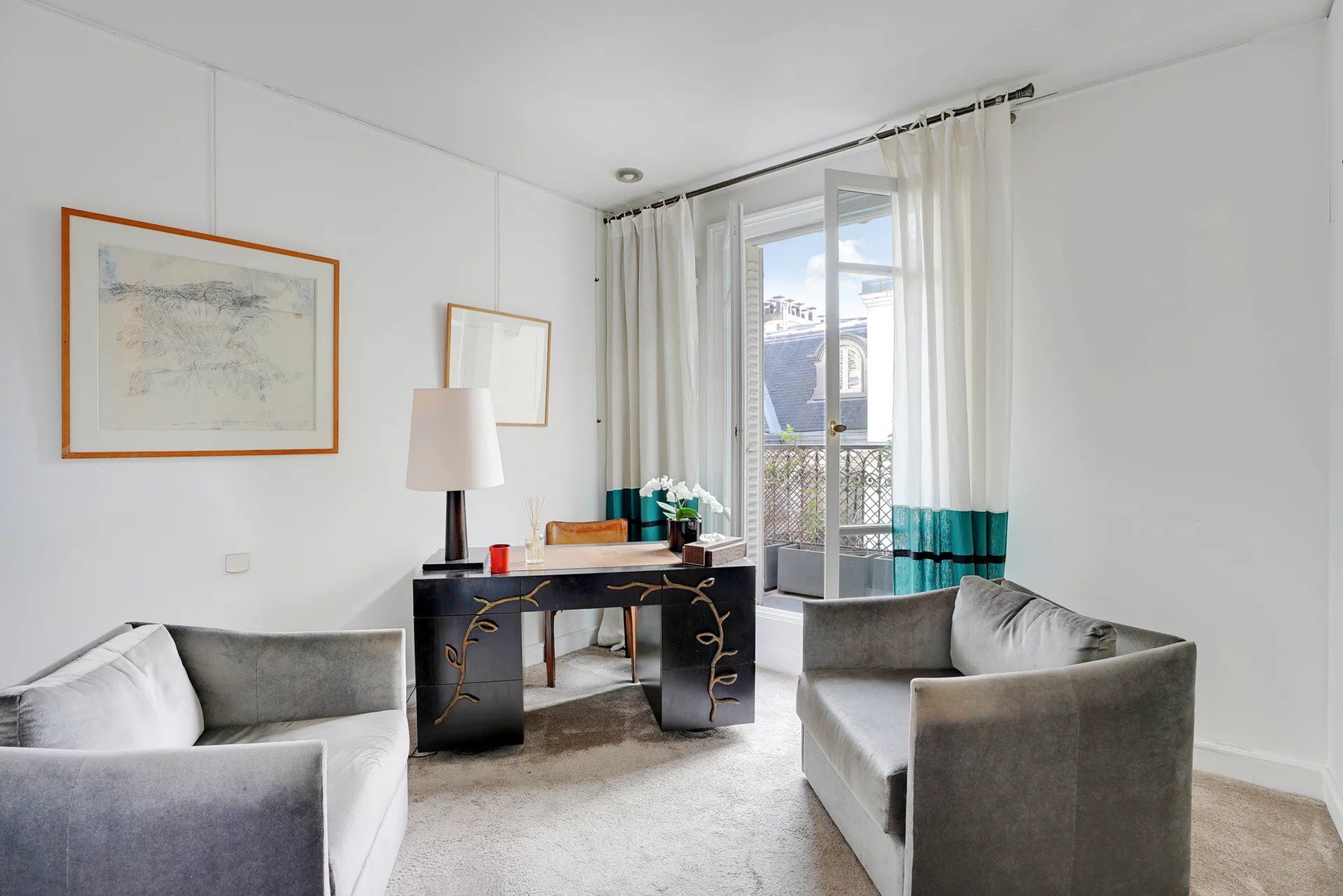 Paris 8th, Île-de-France, 75008, FR, 4 Bedrooms Bedrooms, ,2 BathroomsBathrooms,Residential,For Sale,1669090