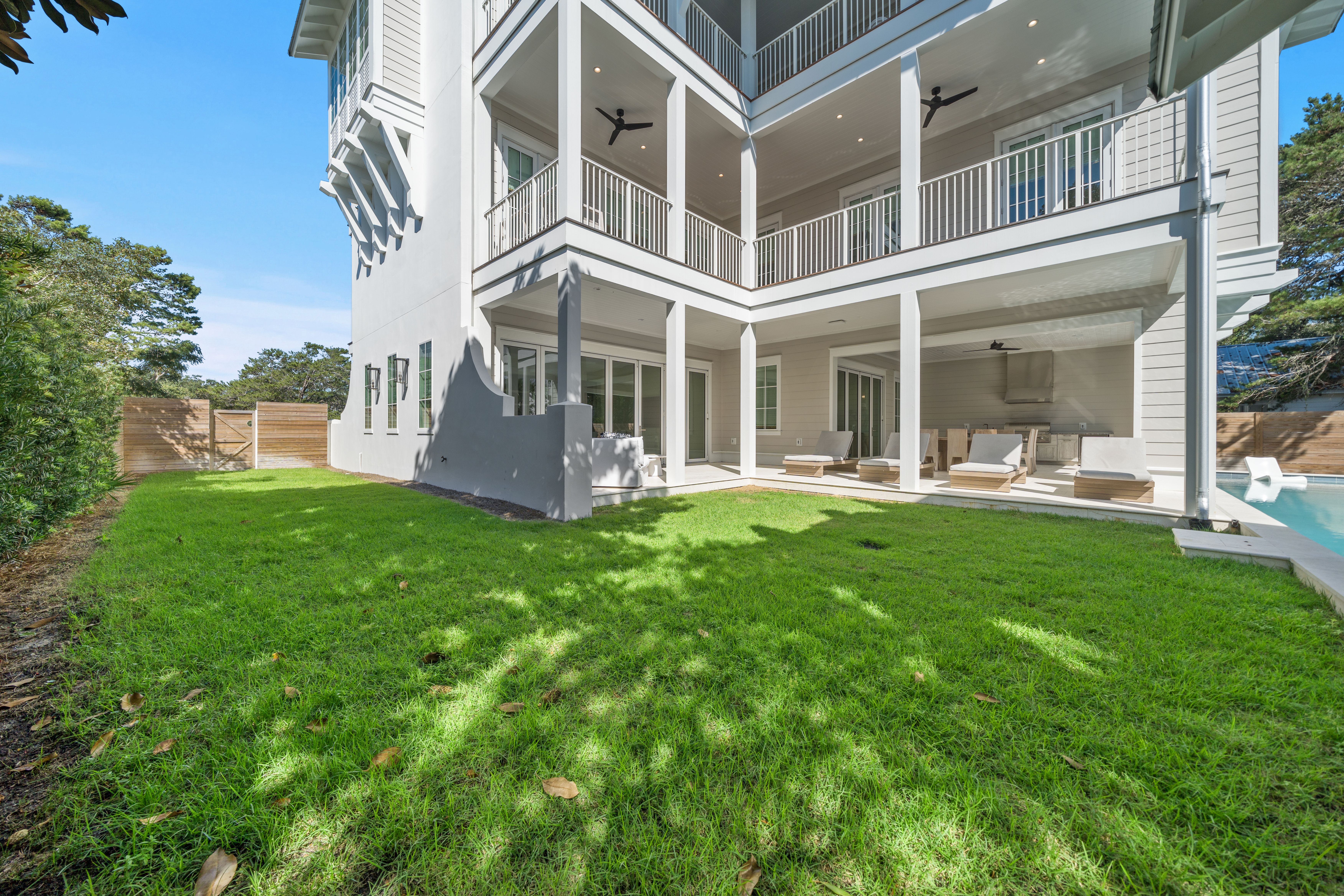  Gulf Serenity  Newer-Construction 8-Bedroom Luxury Home with Rooftop Terrace - 物件實景