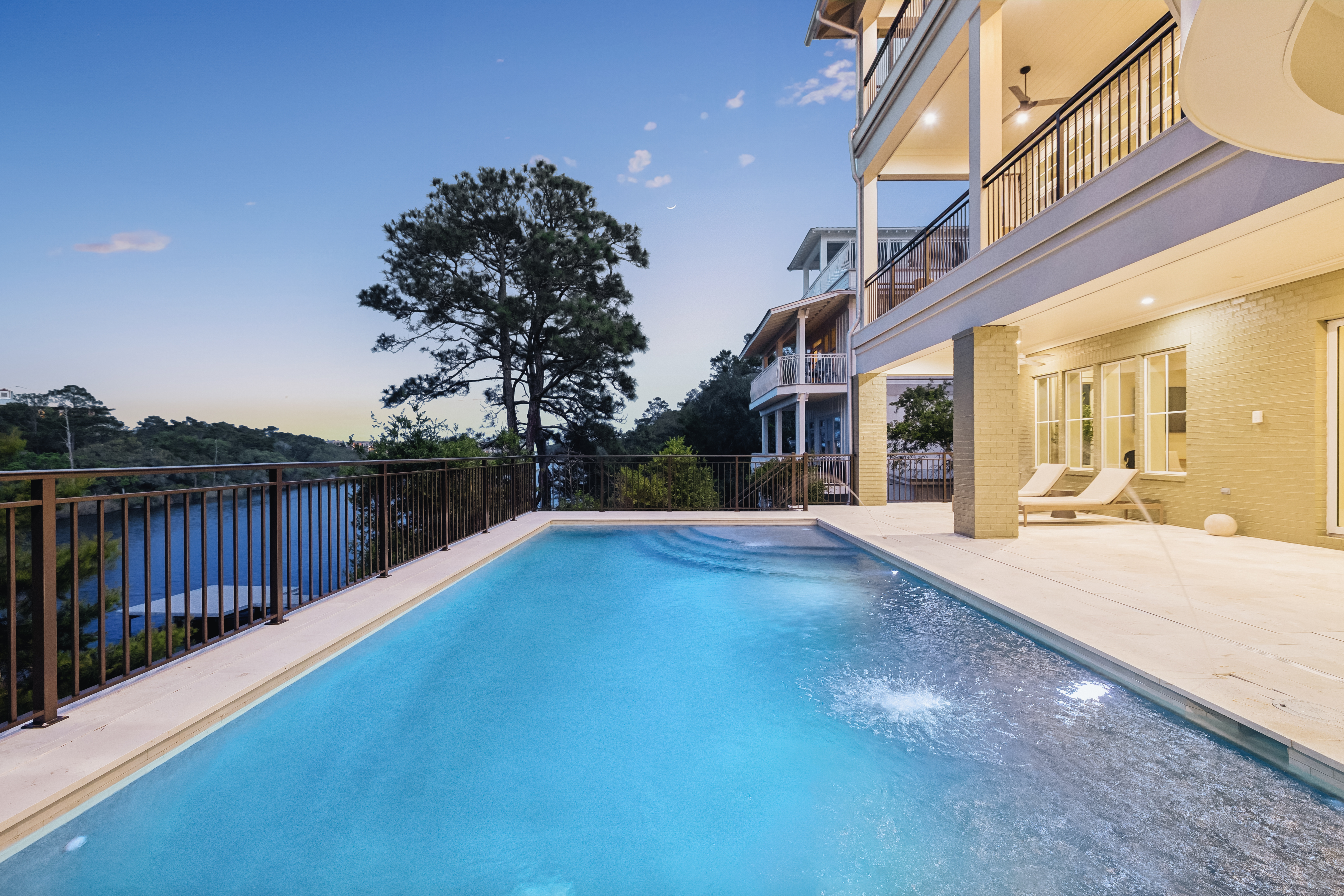  Waterfront Estate With New Dock On Big Redfish Lake - 物件實景