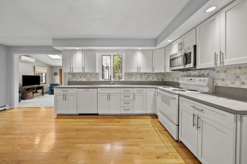 Lynn, Massachusetts, 01904, United States, 4 Bedrooms Bedrooms, ,2 BathroomsBathrooms,Residential,For Sale,2048427