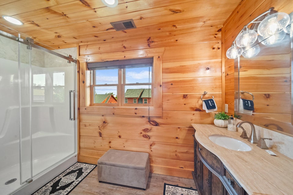 Sevierville, Tennessee, 37876, United States, 4 Bedrooms Bedrooms, ,6 BathroomsBathrooms,Residential,For Sale,1976346