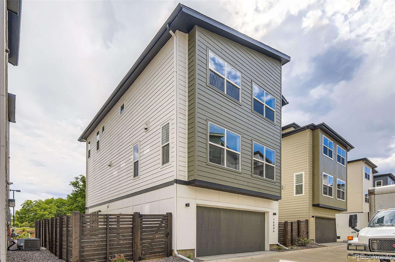 Centennial, Colorado, 80112, United States, ,Residential,For Sale,1898403