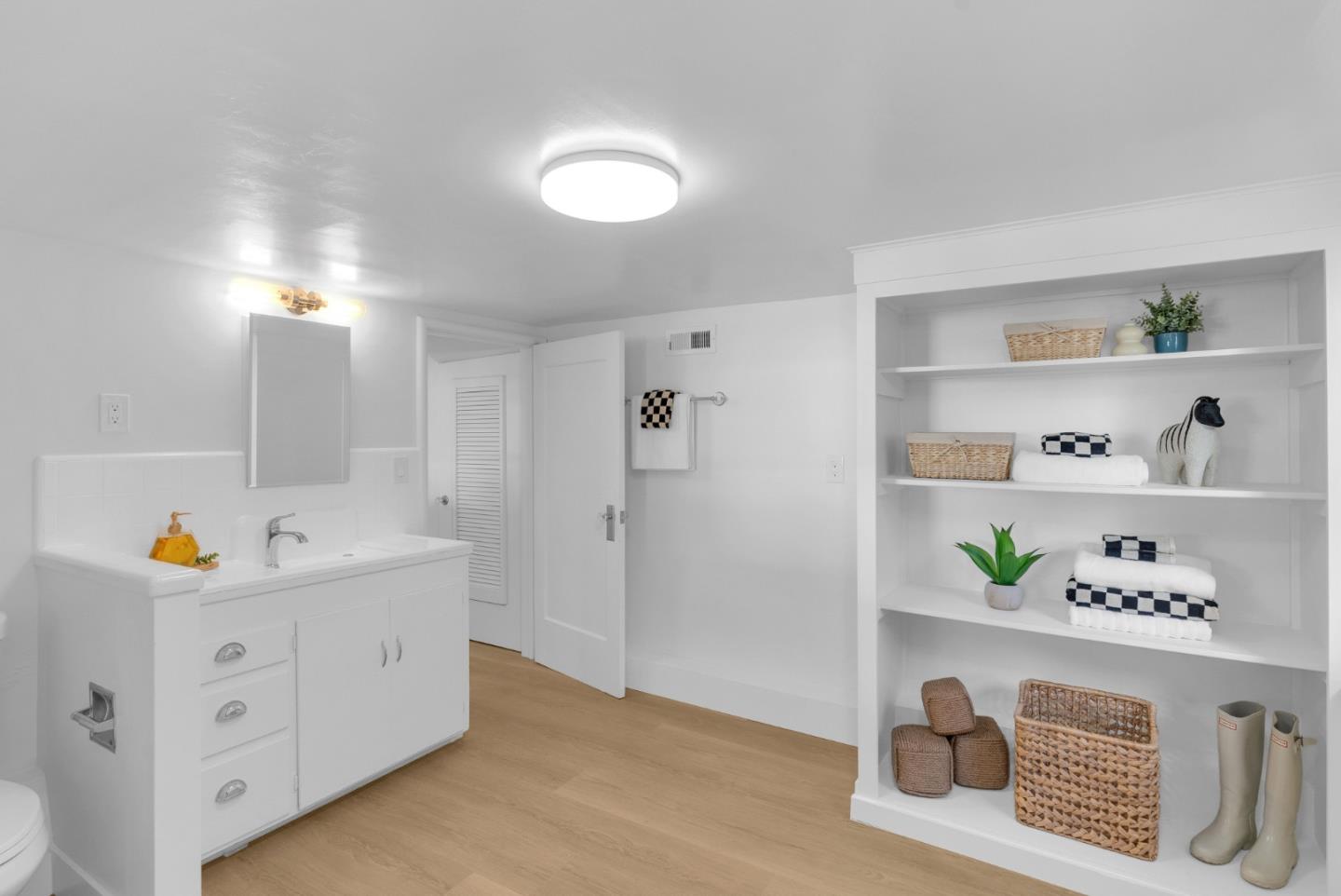 San Jose, California, 95126, United States, 4 Bedrooms Bedrooms, ,3 BathroomsBathrooms,Residential,For Sale,1988226