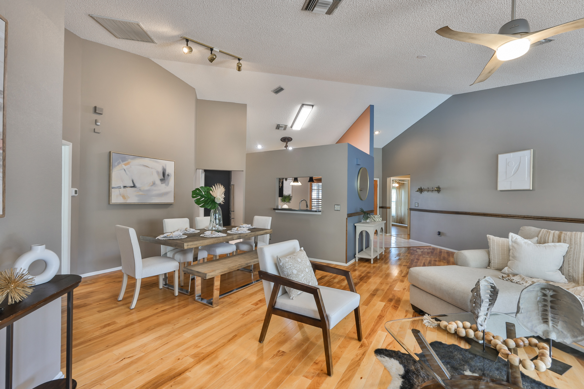 Tampa, Florida, 33635, United States, 4 Bedrooms Bedrooms, ,2 BathroomsBathrooms,Residential,For Sale,1996495