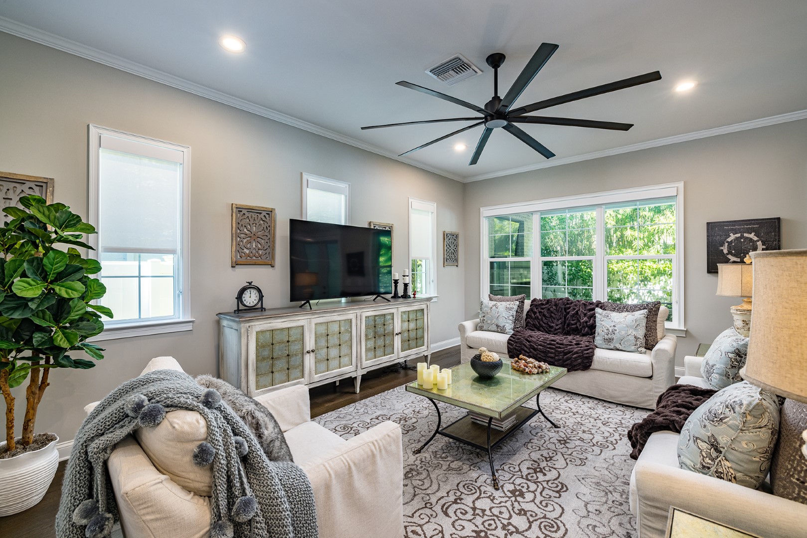 Tampa, Florida, 33629, United States, 4 Bedrooms Bedrooms, ,4 BathroomsBathrooms,Residential,For Sale,1981246