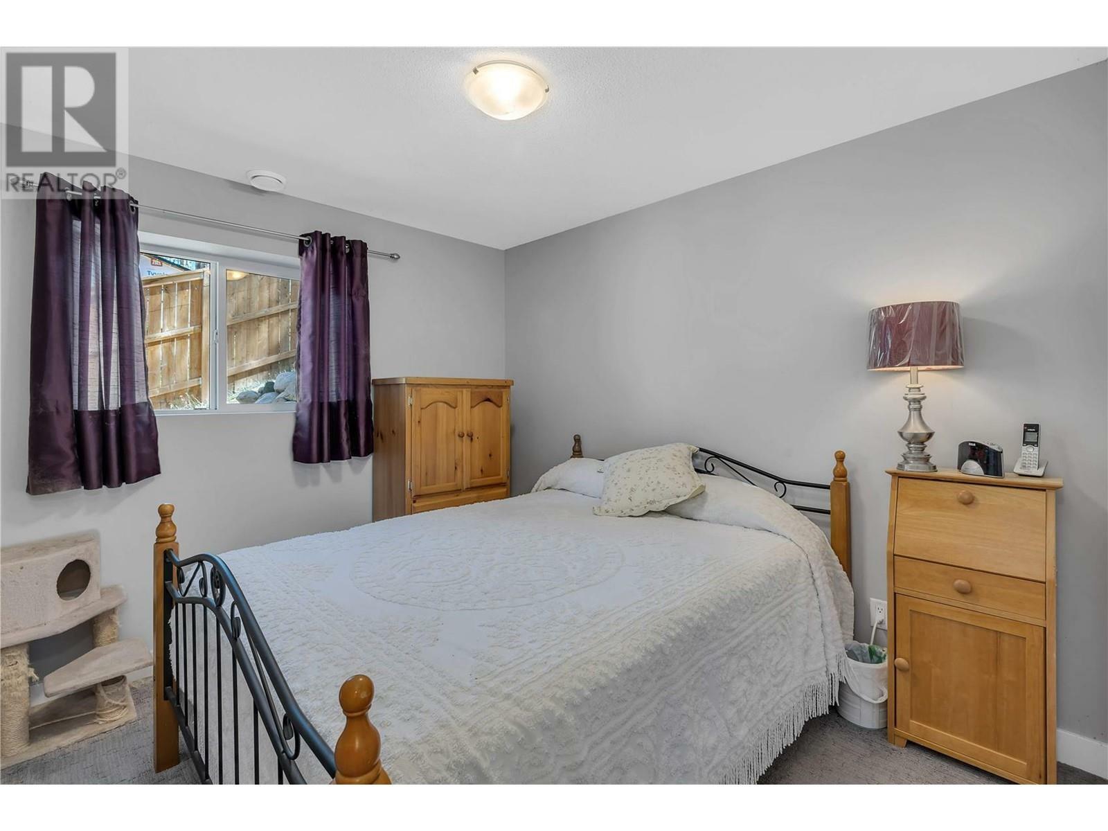 KELOWNA, British Columbia, V1Z 3W6, CA, 5 Bedrooms Bedrooms, ,3 BathroomsBathrooms,Residential,For Sale,1838987