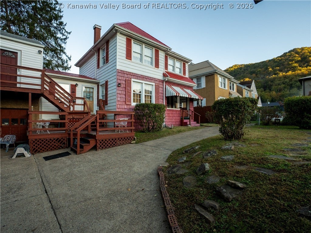 5th Ave, Montgomery, WV 25136