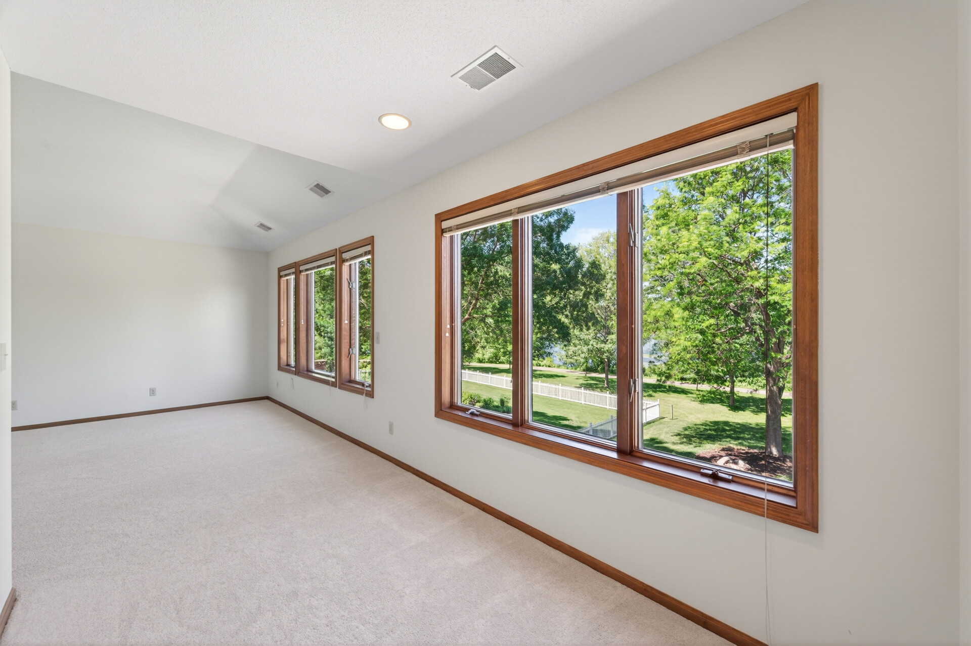  Luxury Lakeside Retreat in the Heart of Woodbury - 物件實景