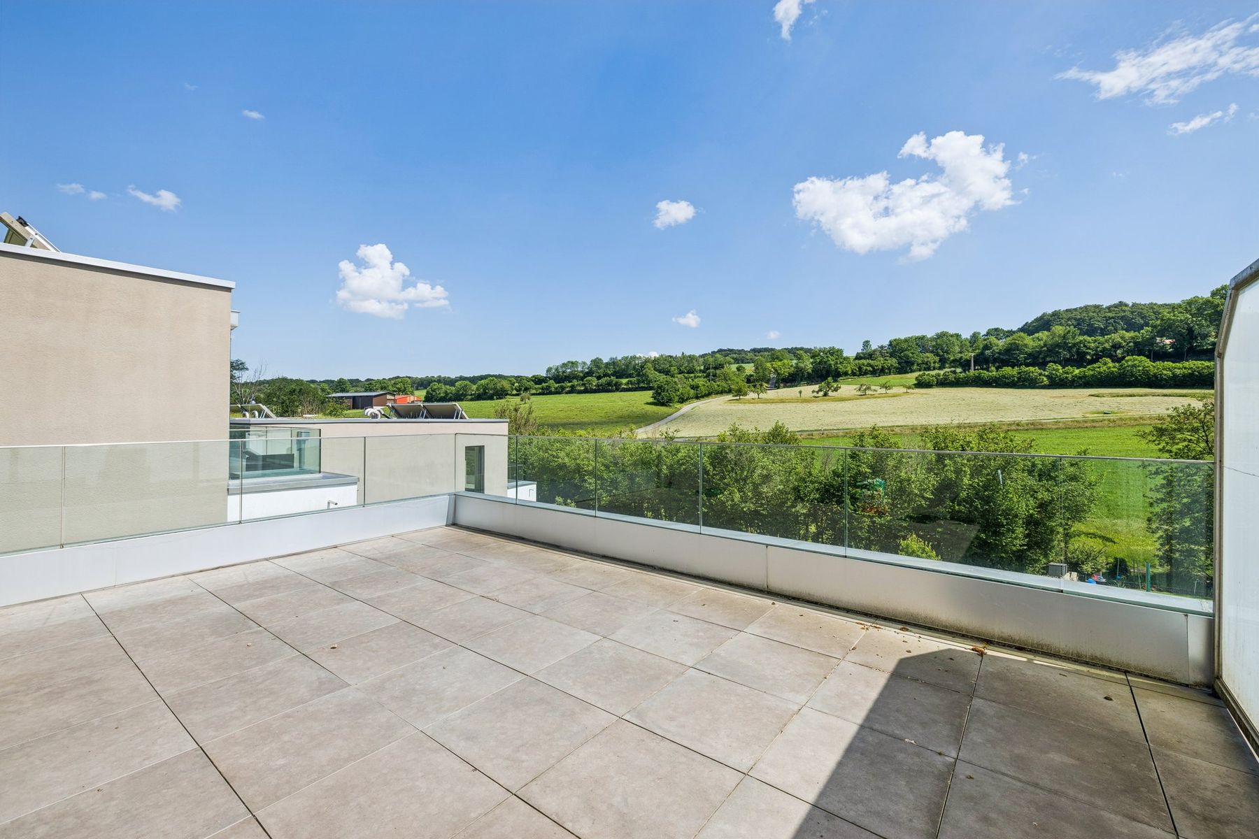  Contemporary semi-detached villa with private garden and panoramic terrace - 物件實景