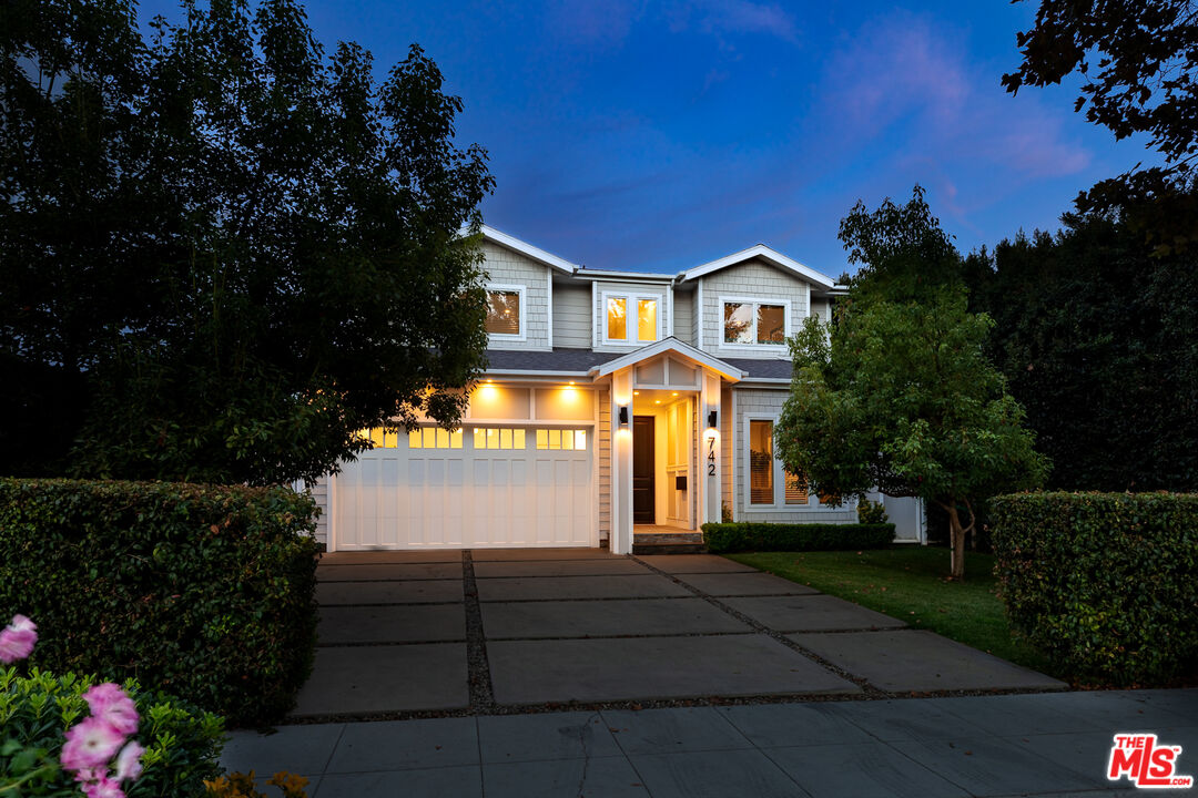 Los Angeles, California, 90046, United States, 5 Bedrooms Bedrooms, ,5 BathroomsBathrooms,Residential,For Sale,1932208
