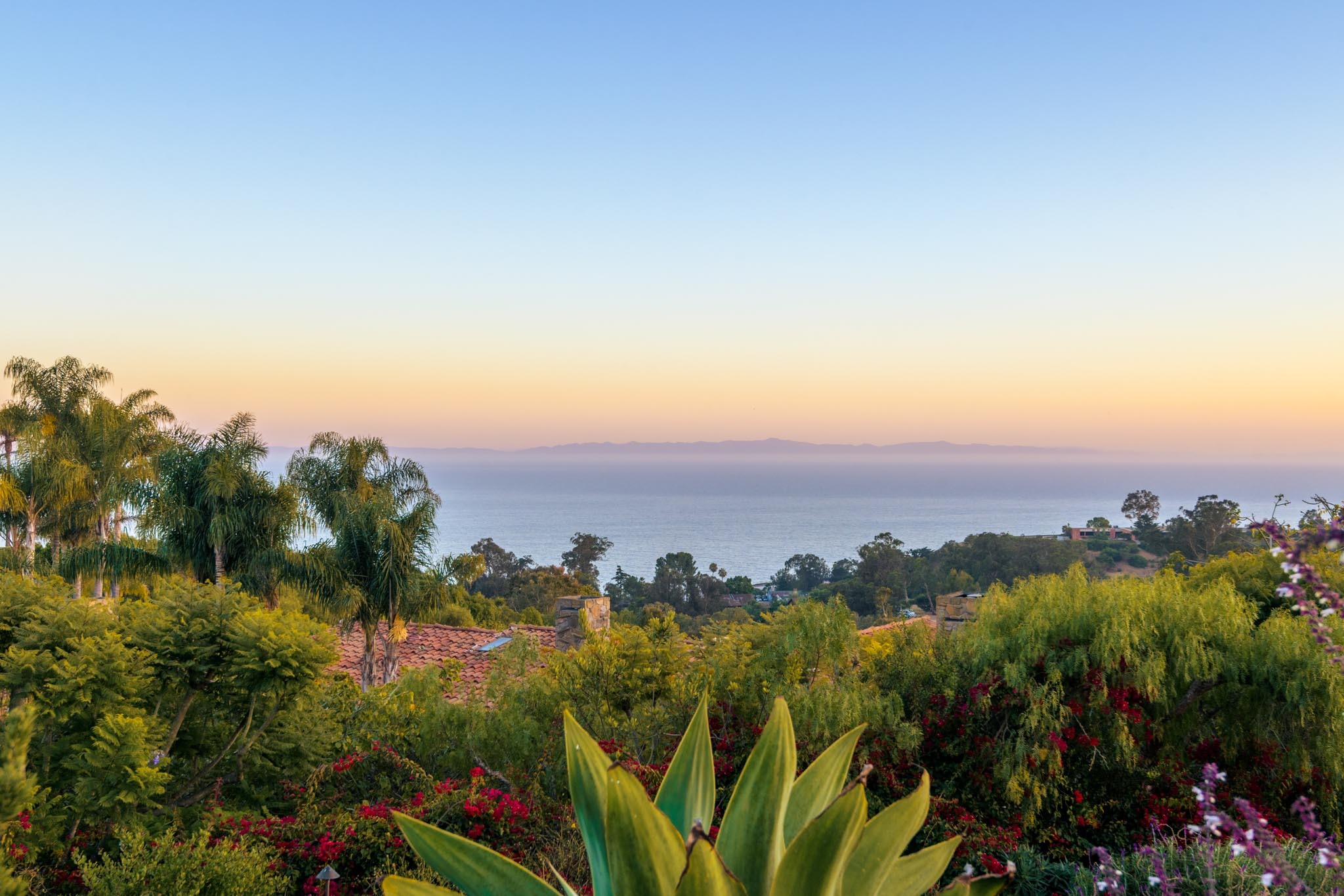  320   Ortega Ridge Rd - 物件實景