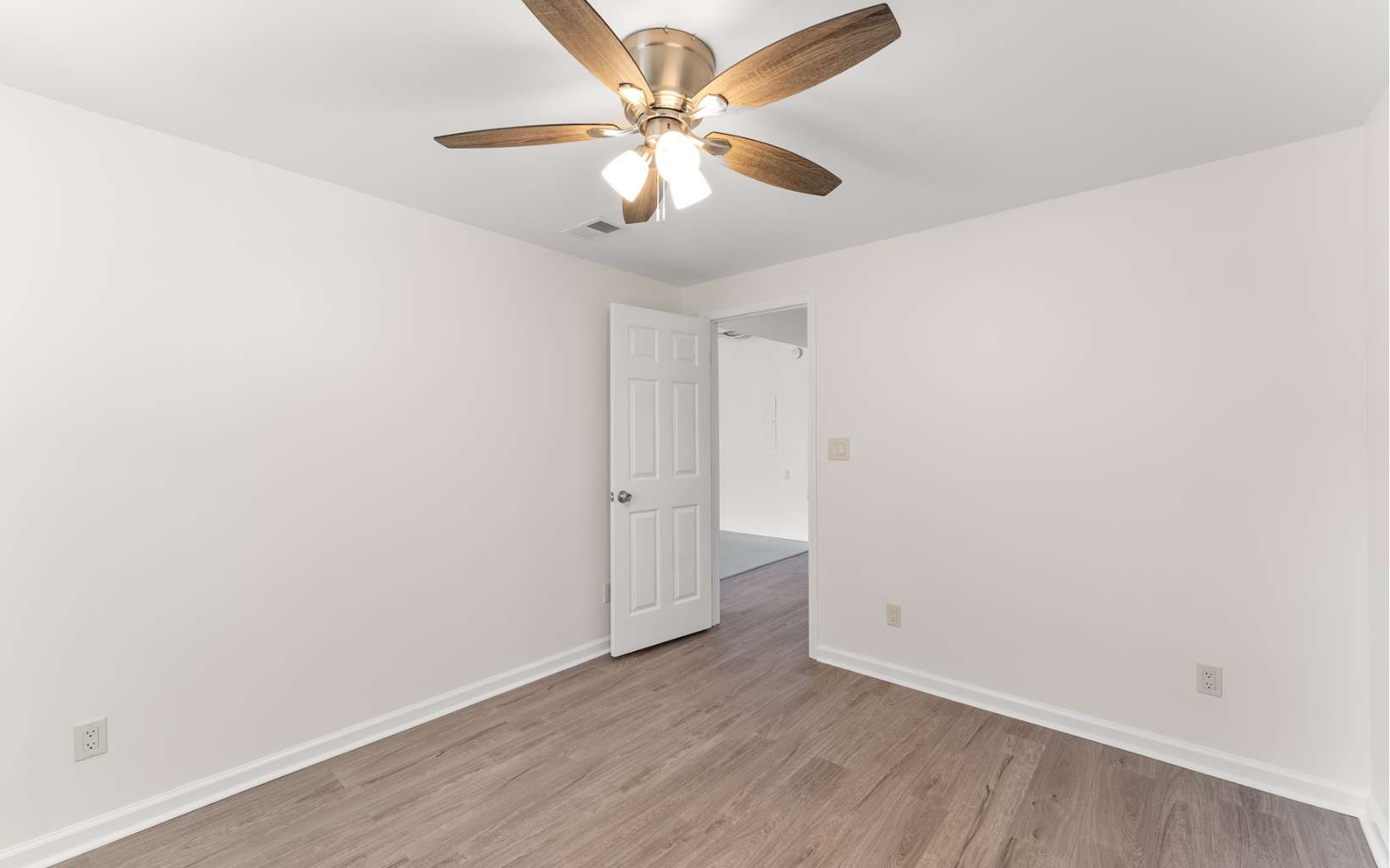 Woodstock, Georgia, 30188, United States, 3 Bedrooms Bedrooms, ,3 BathroomsBathrooms,Residential,For Sale,1873159