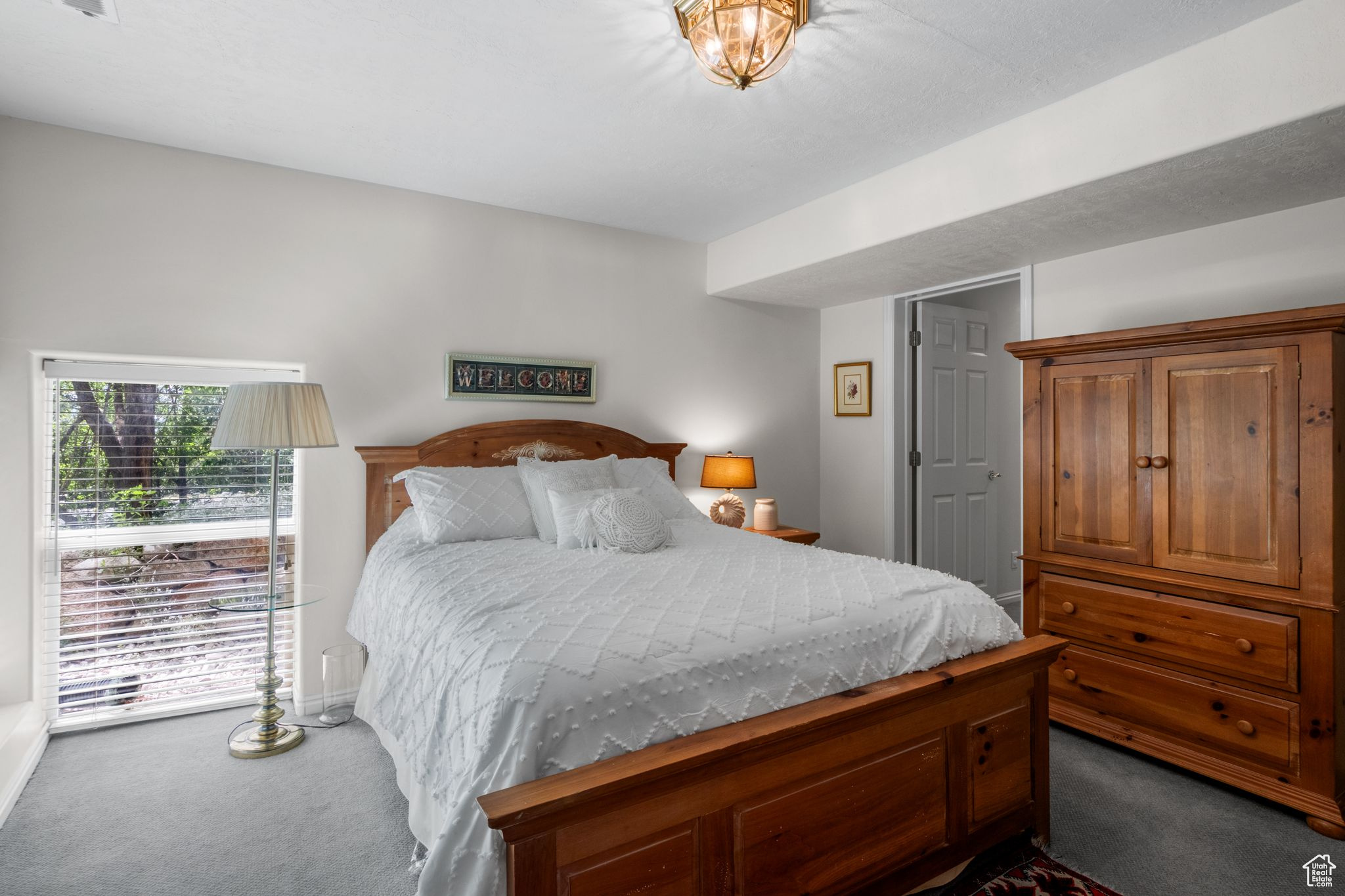 Draper, Utah, 84020, United States, 5 Bedrooms Bedrooms, ,3 BathroomsBathrooms,Residential,For Sale,1828225
