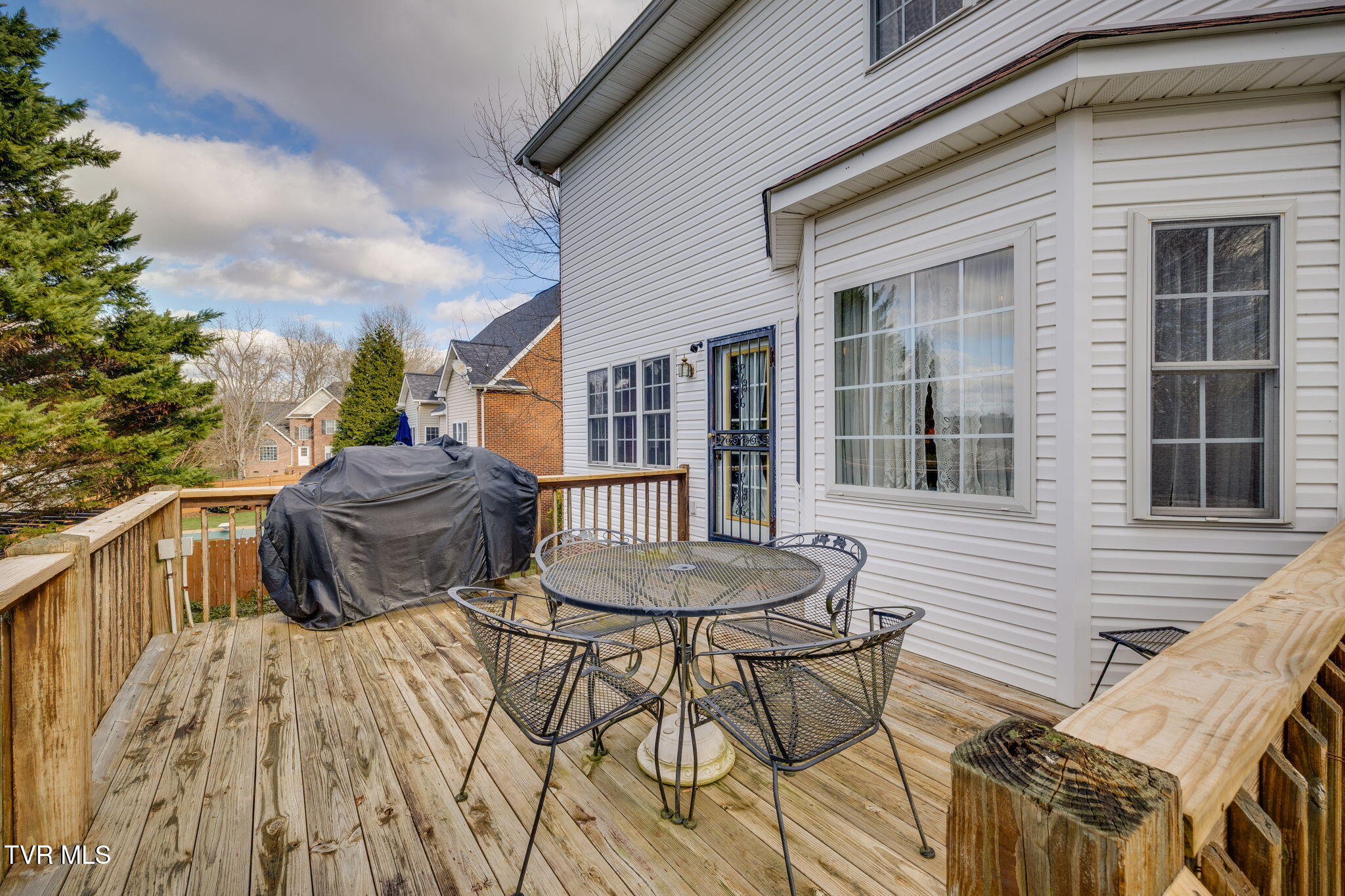 Johnson City, Tennessee, 37601, United States, 5 Bedrooms Bedrooms, ,4 BathroomsBathrooms,Residential,For Sale,2005750