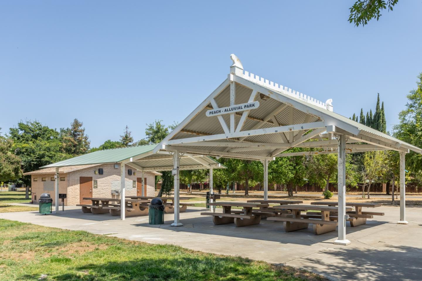 Clovis, California, 93611, United States, 4 Bedrooms Bedrooms, ,2 BathroomsBathrooms,Residential,For Sale,1907507