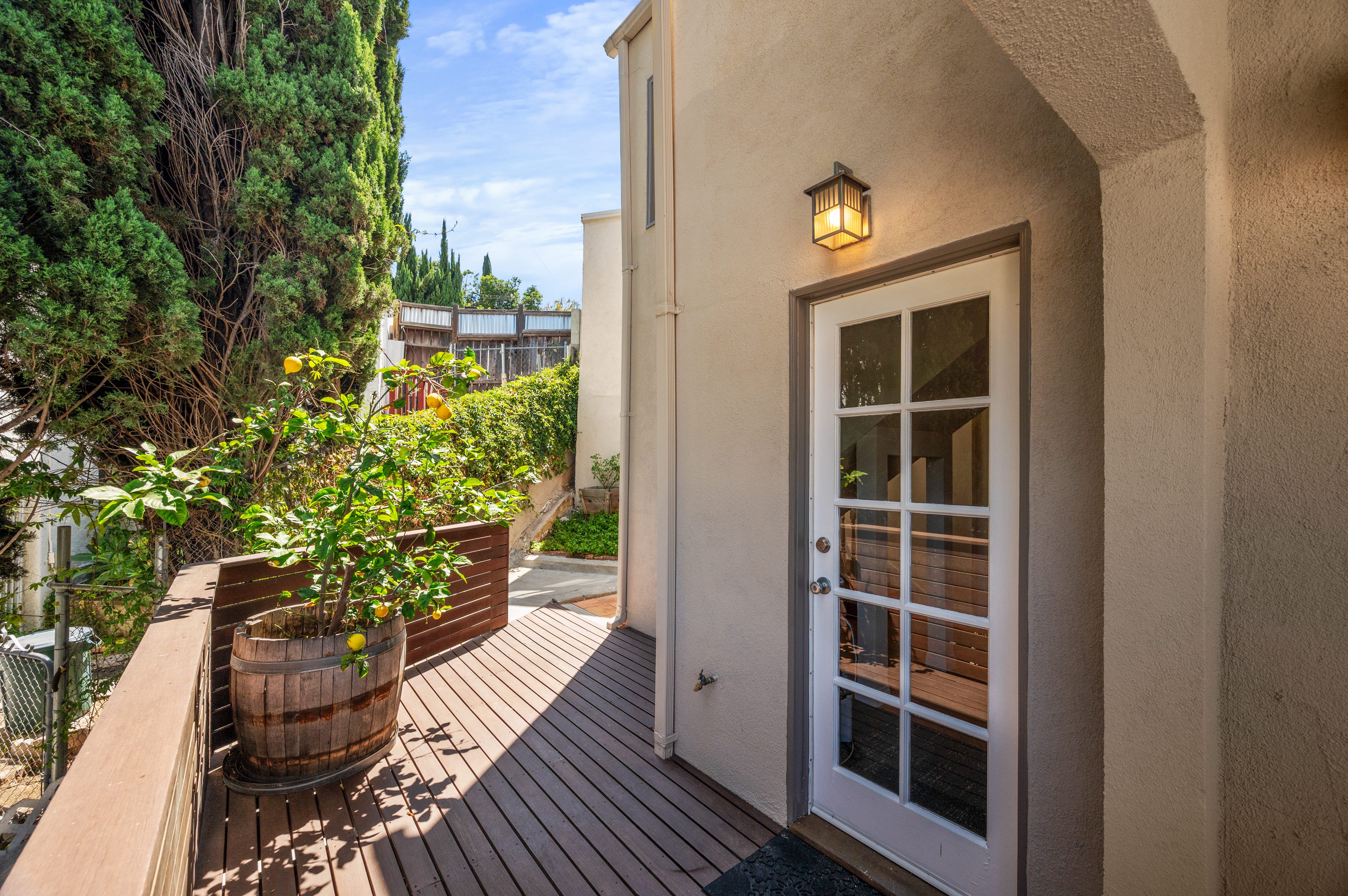  1662 Rotary Drive, Los Angeles, CA 90026 - 物件實景