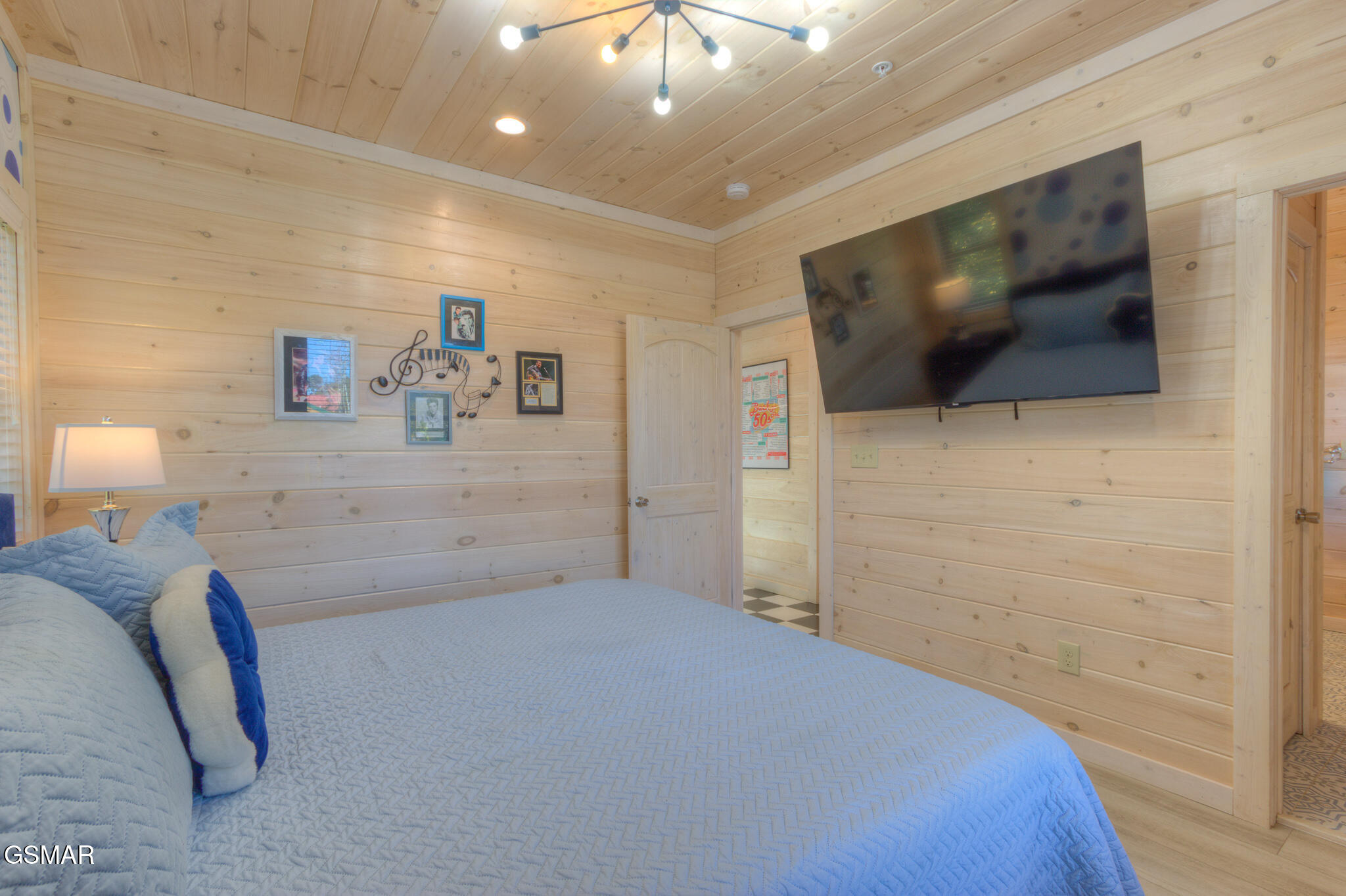 Sevierville, Tennessee, 37862, United States, 3 Bedrooms Bedrooms, ,5 BathroomsBathrooms,Residential,For Sale,1975393