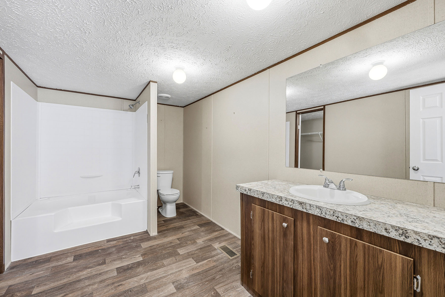  HENDERSONVILLE - 物件實景