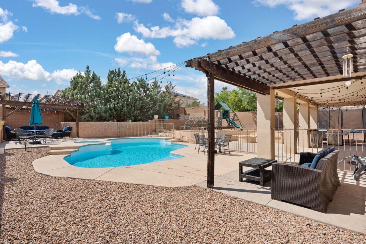 Rio Rancho, New Mexico, 87144, United States, 4 Bedrooms Bedrooms, ,3 BathroomsBathrooms,Residential,For Sale,1906947